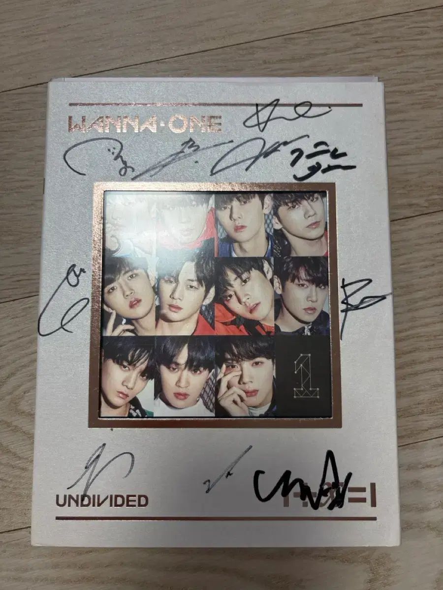 Wanna One（ワナワン） パク・ジフン(PARK JIHOON) サイン入り