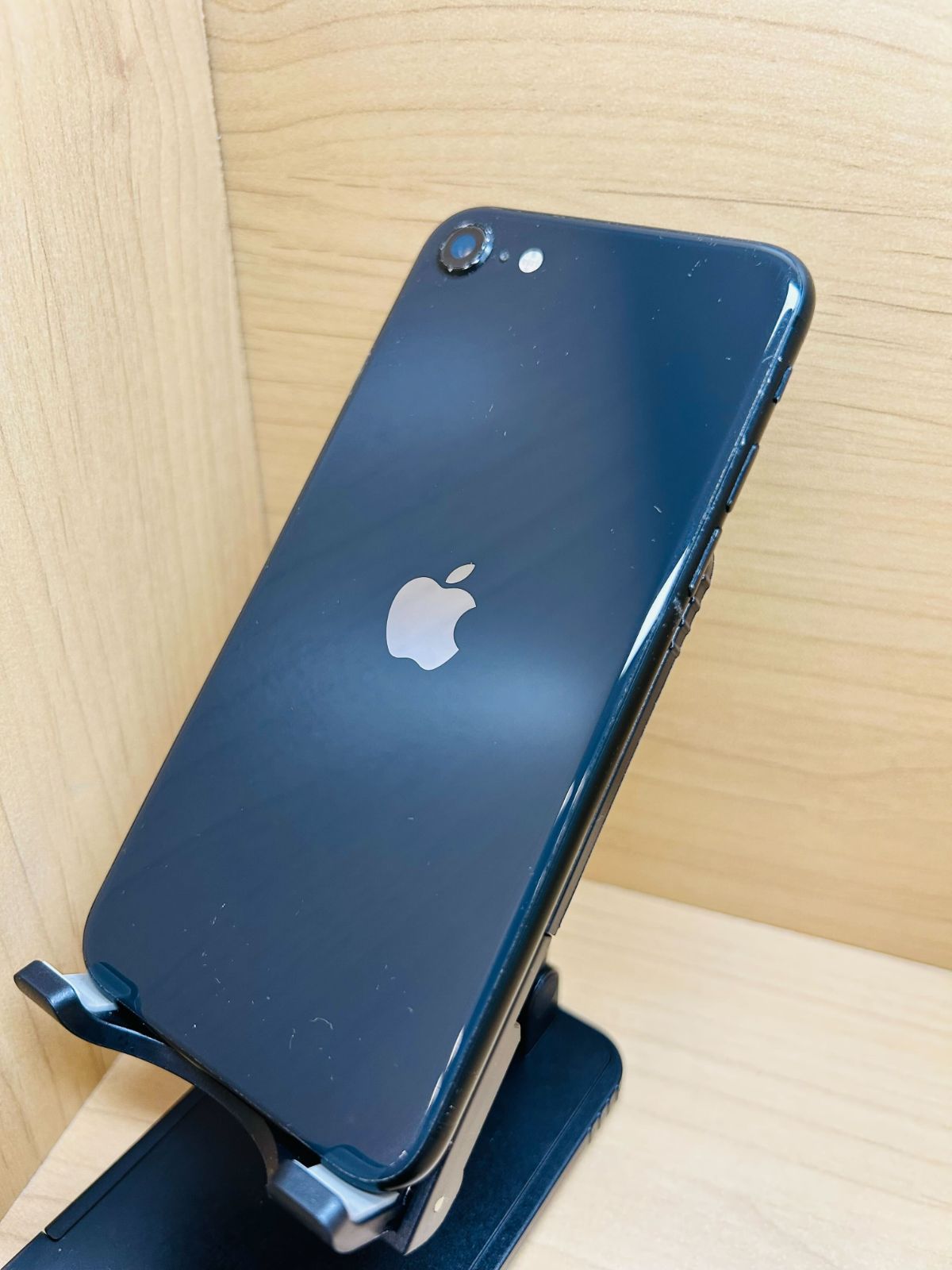 iPhone SE2 画面割れ SIMロック無し 64GB 最大容量83% iPhone SE2 画面