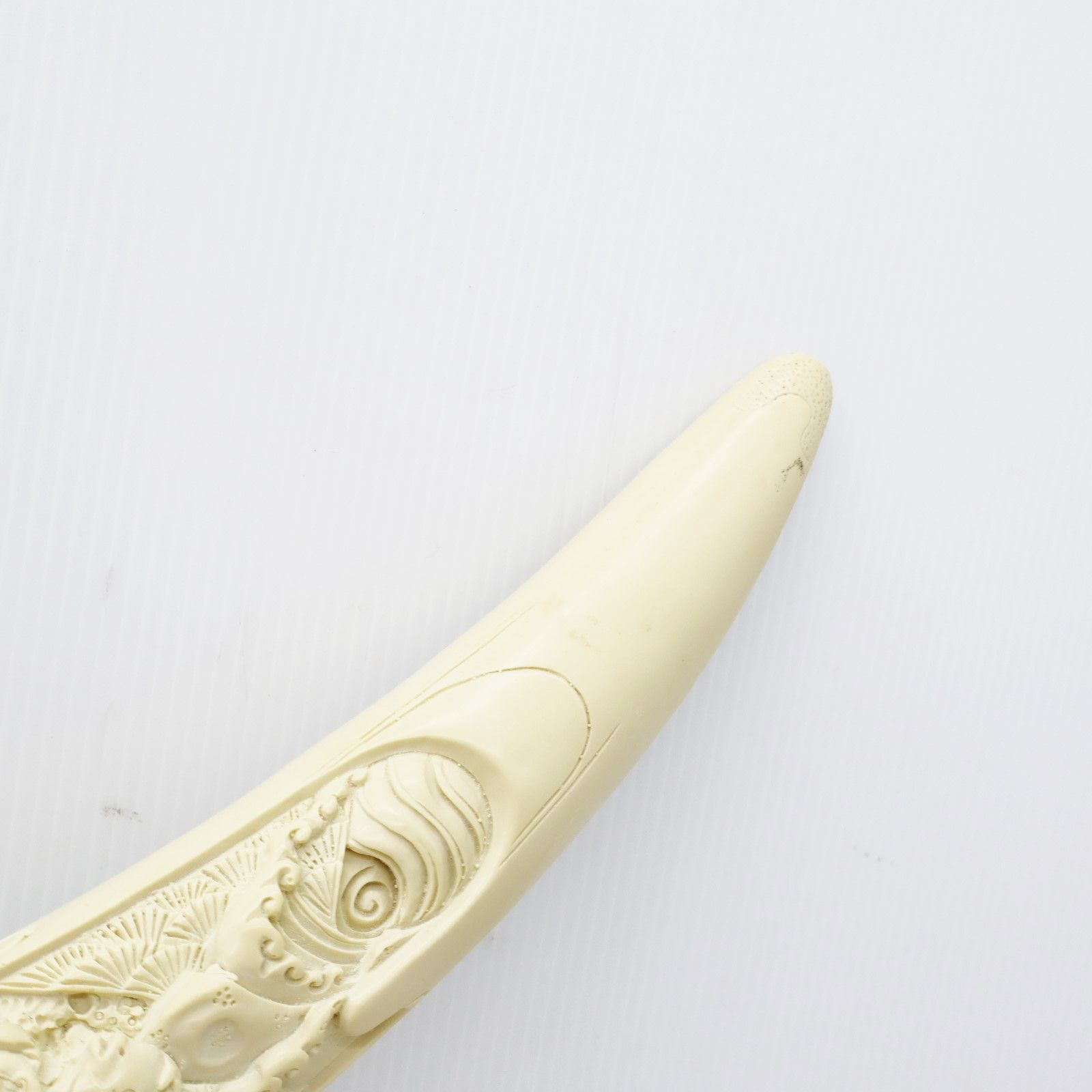 ▽O 骨董 ｜樹脂製 象牙風 オブジェ 飾物｜斎谷 ？斉谷 ｜ 一本彫 細密