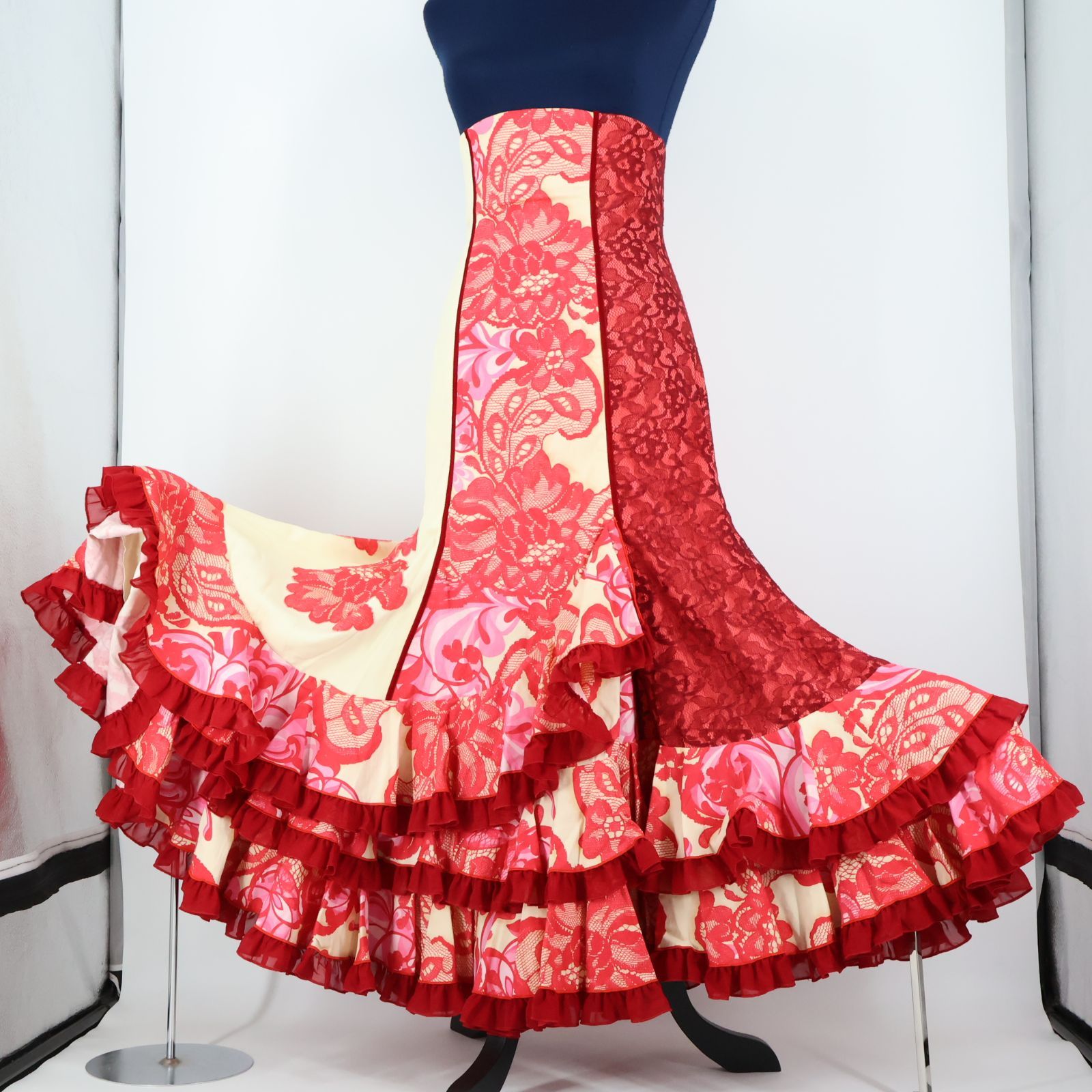 美品 フラメンコ衣装】レッド SONIA JOHNES ソニアジョーンズ ファルダ