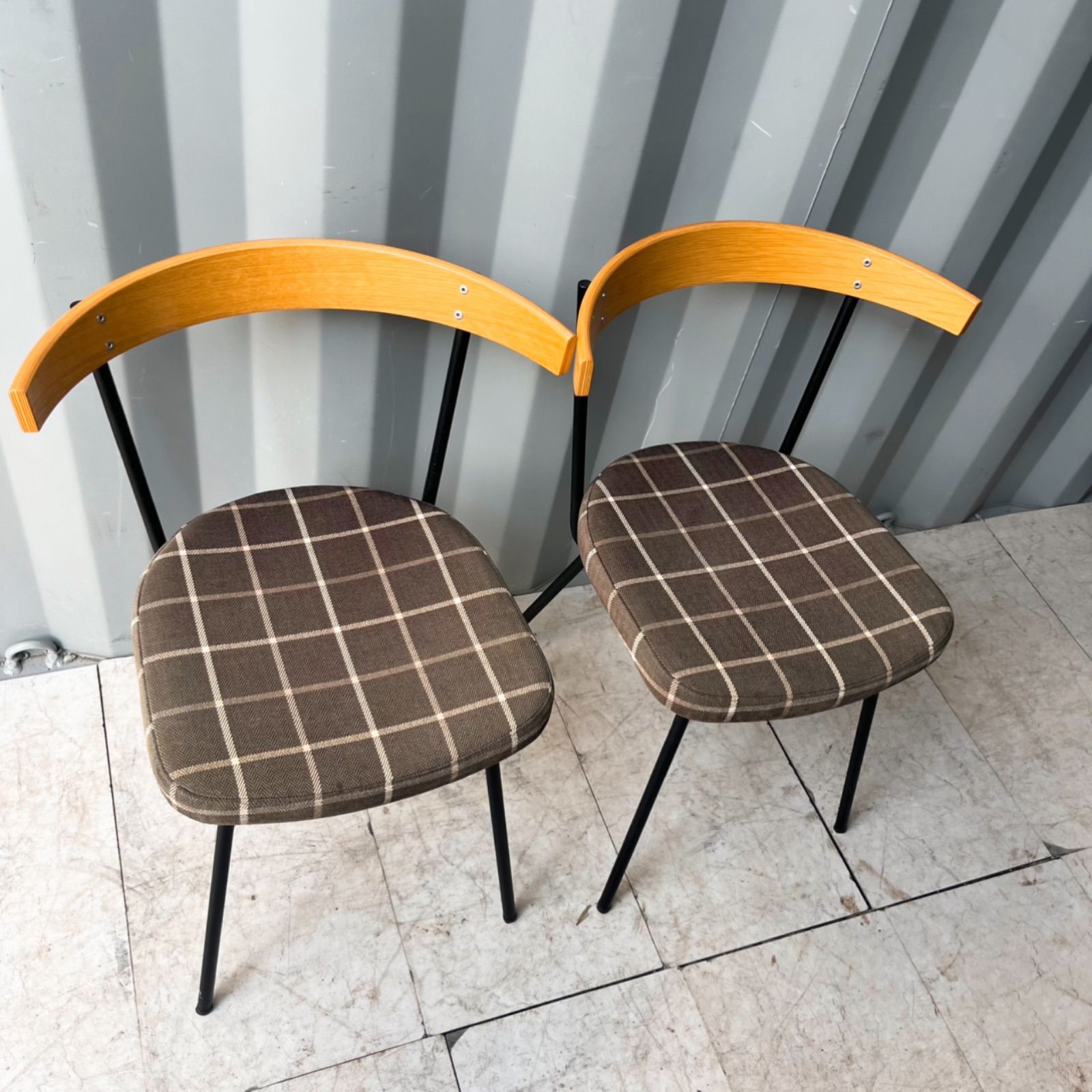 取付無料！イデー フェレチェア スタイリッシュモダンダイニングチェア