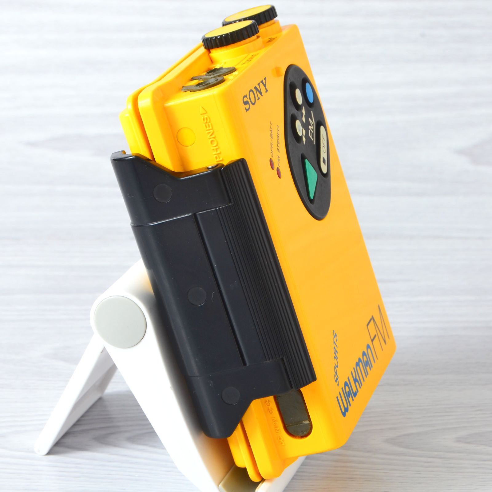 SONY WALKMAN WM-F5 スポーツウォークマン イエロー 整備済 - メルカリ