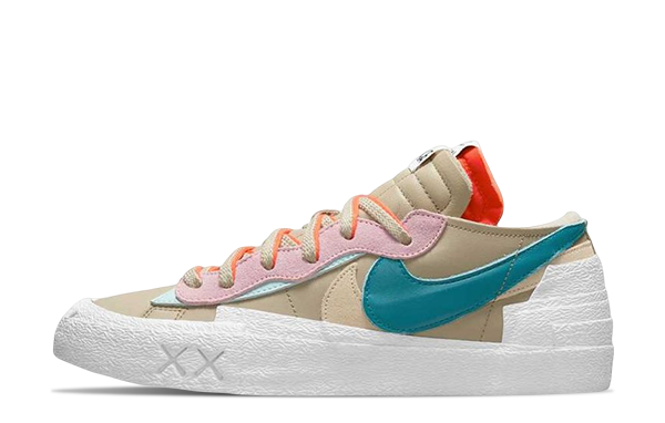 Nike Women's Air Force 1 Low '07 Essential 