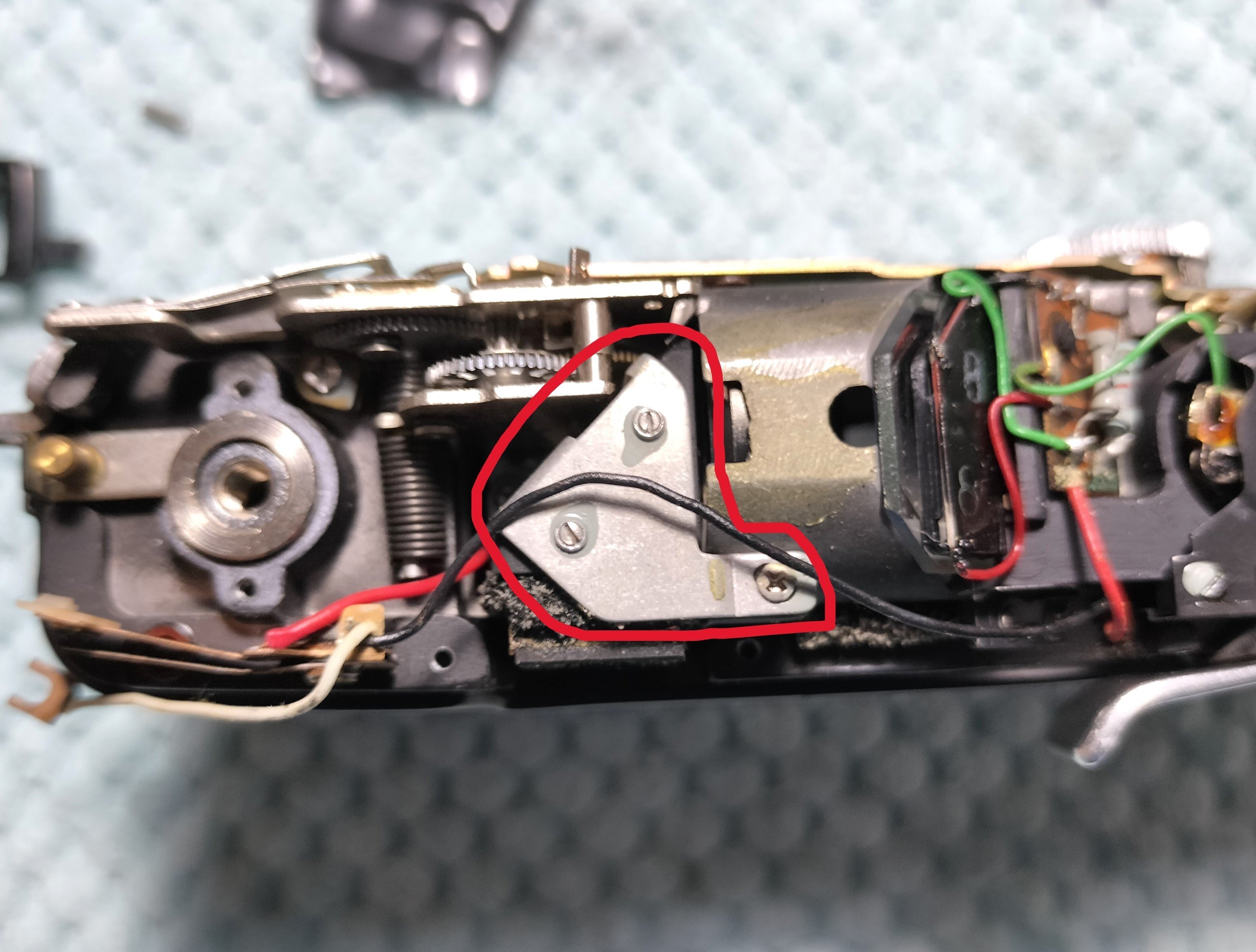 Olympus Pen FTの分解｜フィルムカメラ修理のアクアカメラ