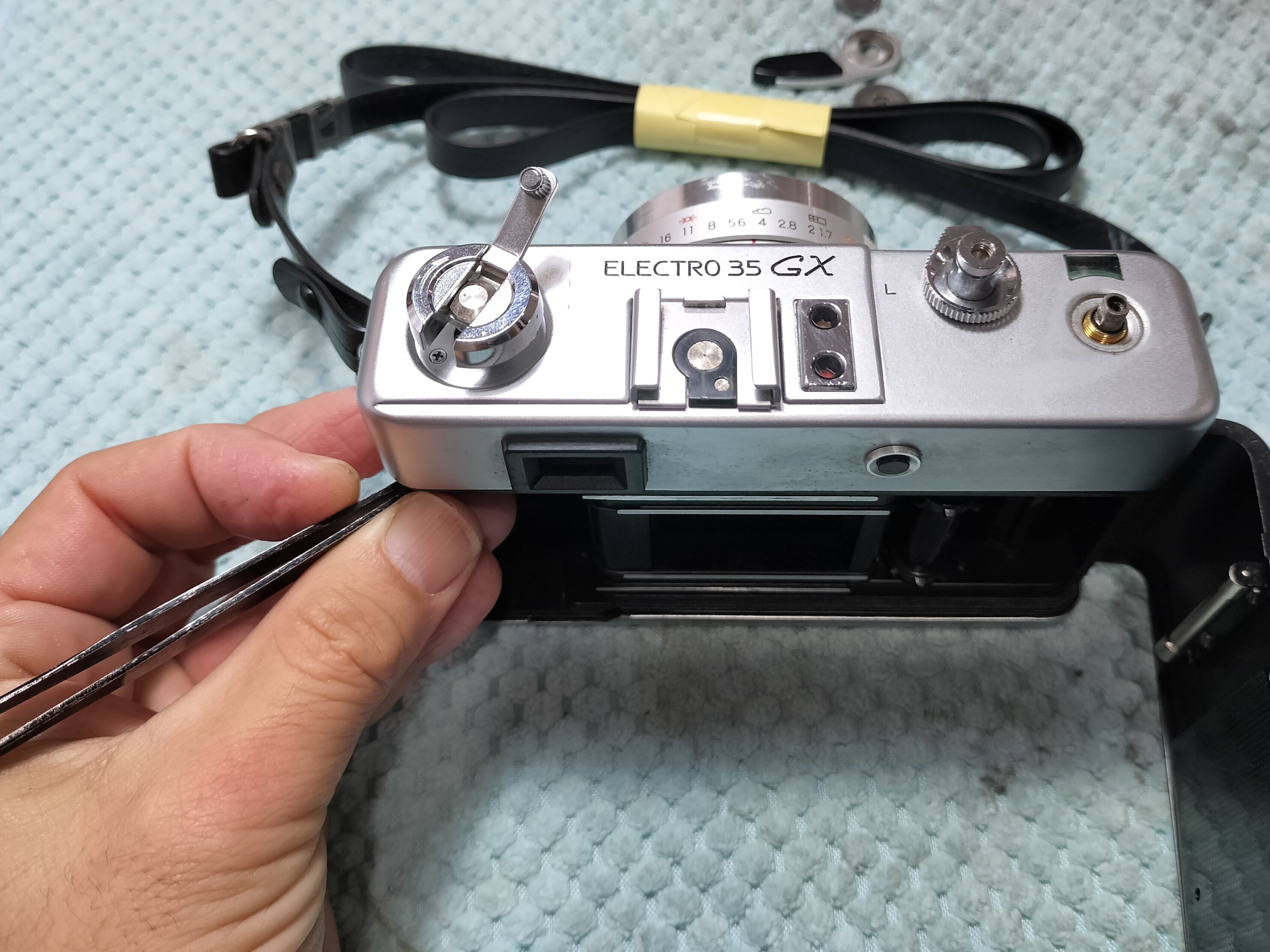 ヤシカエレクトロ35 GXの分解｜フィルムカメラ修理のアクアカメラ