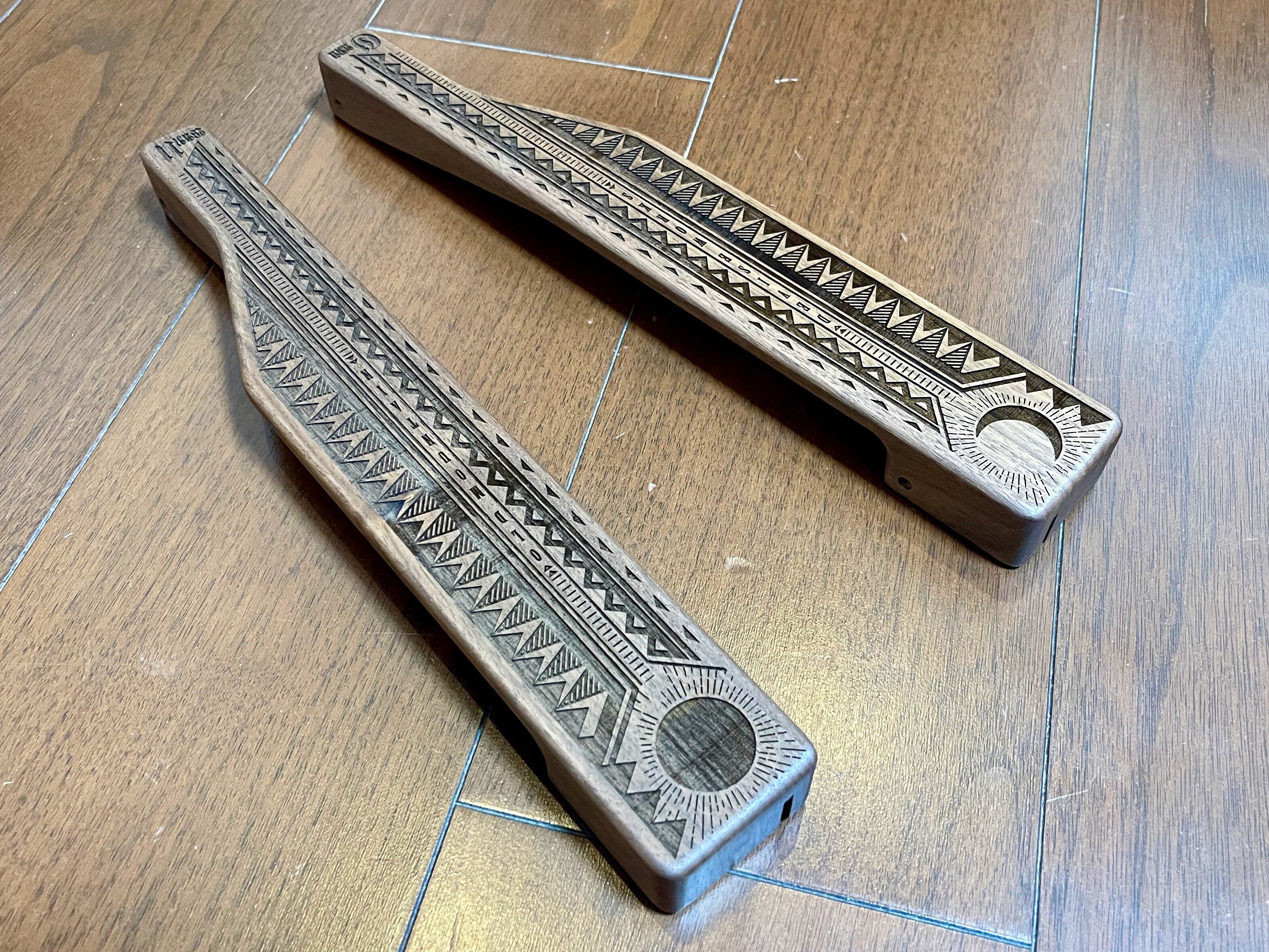 カーミットチェアをよりワイルドにカスタマイズ！DEVISE WORKS X OLD