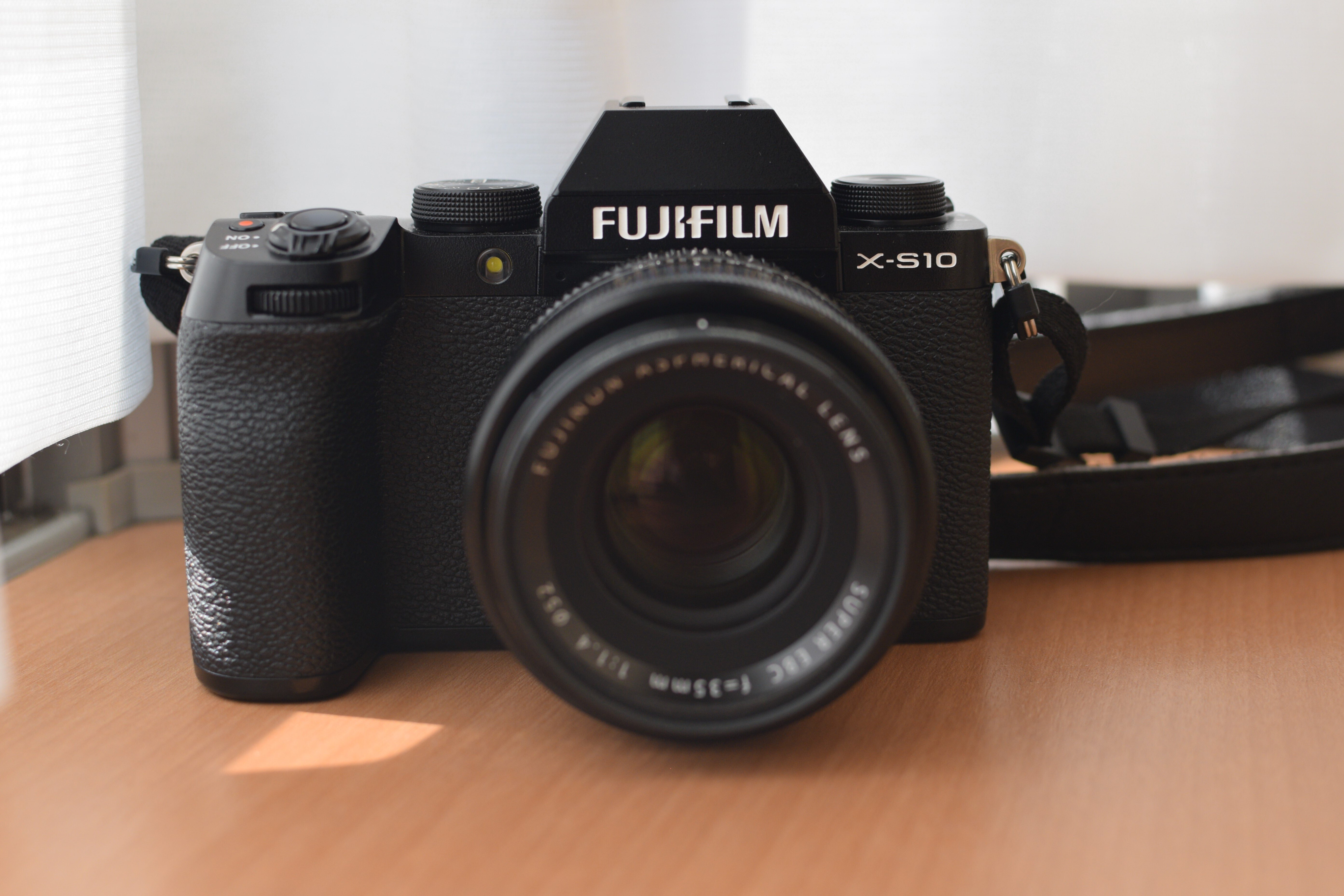 カメラ紹介】旅を彩ったカメラ FUJIFILM X-S10｜HIROMU