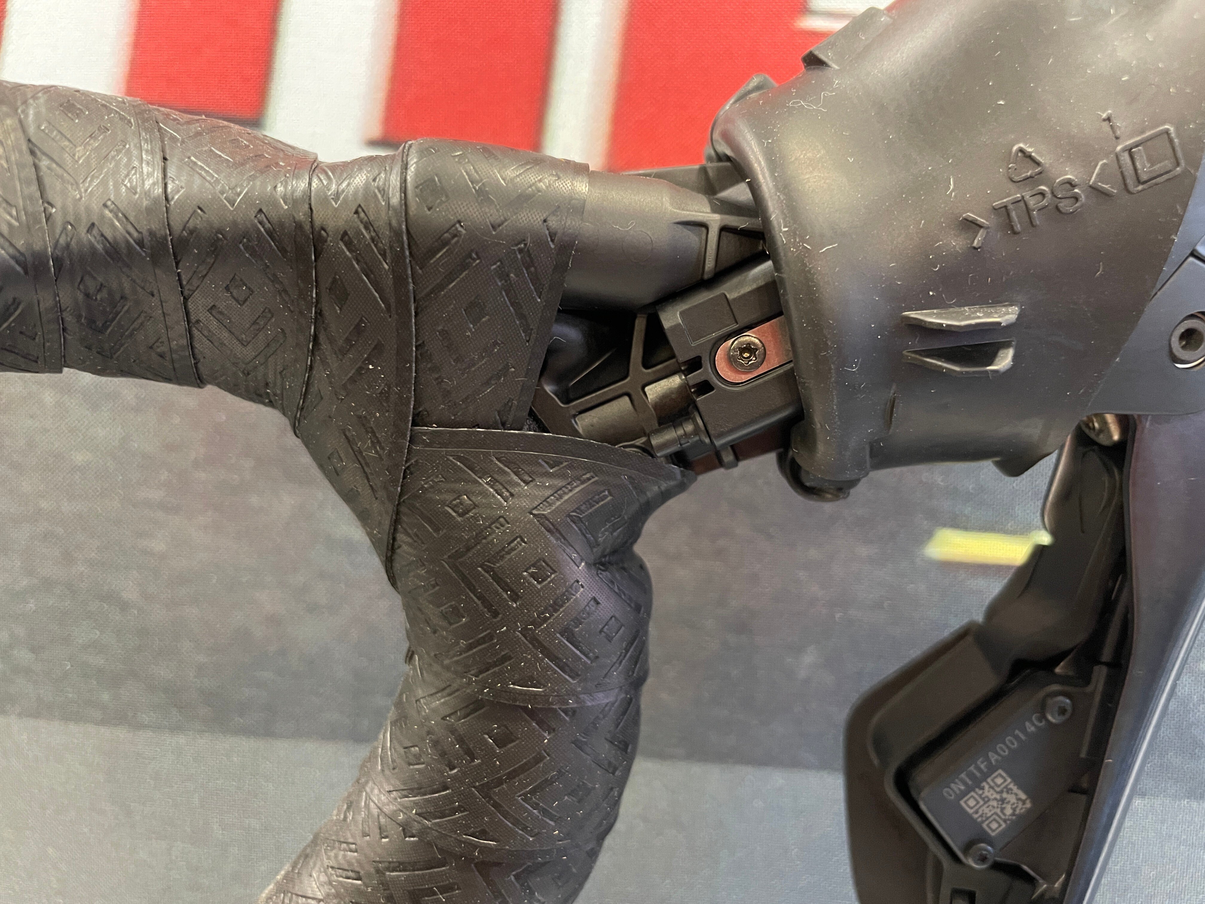 新製品】エアロバー用サテライトスイッチ SHIMANO SW-RS801-E｜BIKE