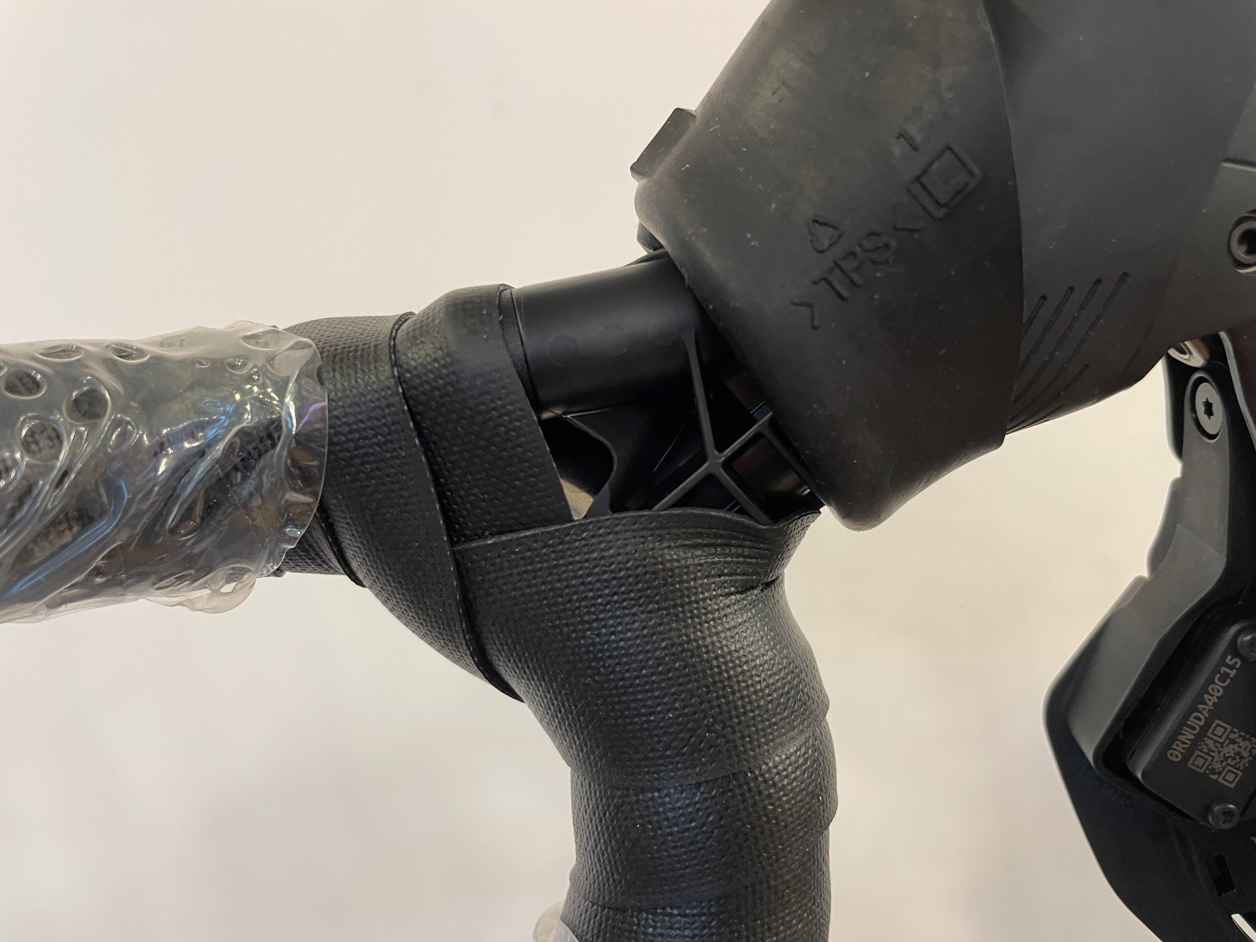 新製品】エアロバー用サテライトスイッチ SHIMANO SW-RS801-E｜BIKE