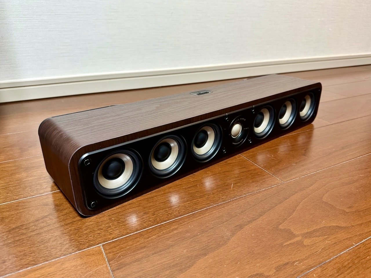 Polk Audio ES35でセンタースピーカーを迫力のある音に！【音響環境