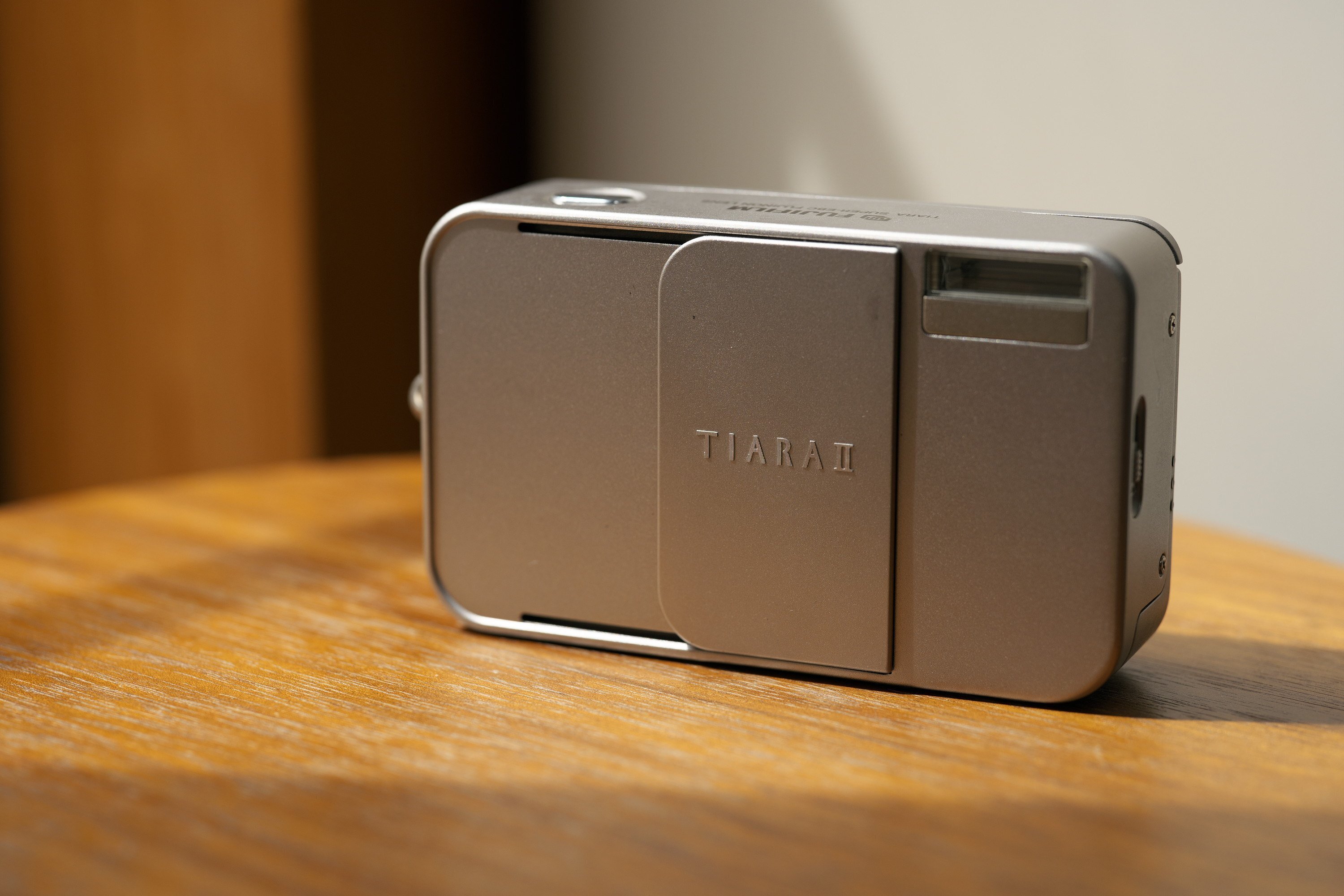 オールドデジカメ思い出話 番外編 Fujifilm TIARA II｜ちいさな島