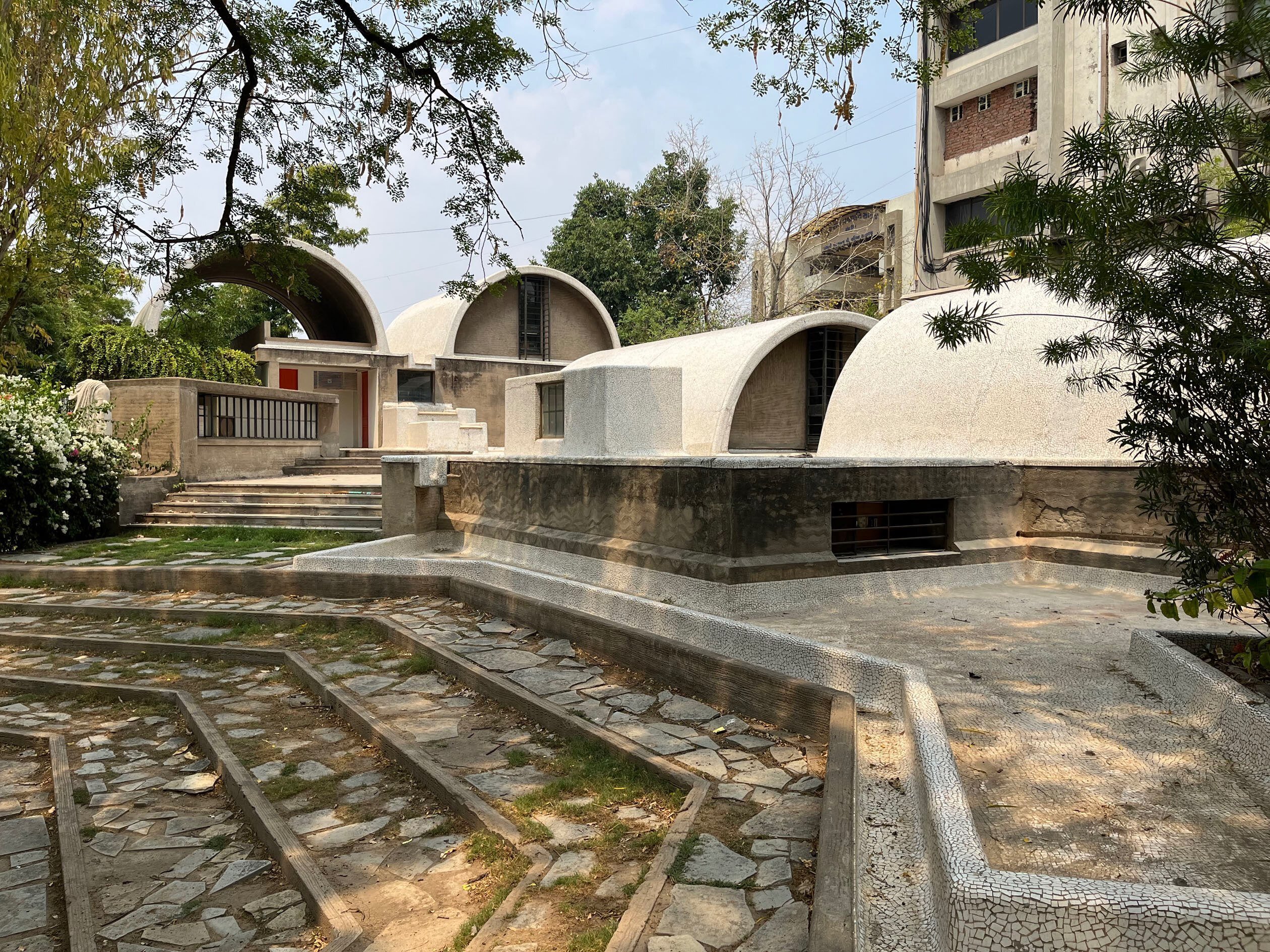 建築】インドの巨匠建築家 バルクリシュナ・ドーシを知っているか