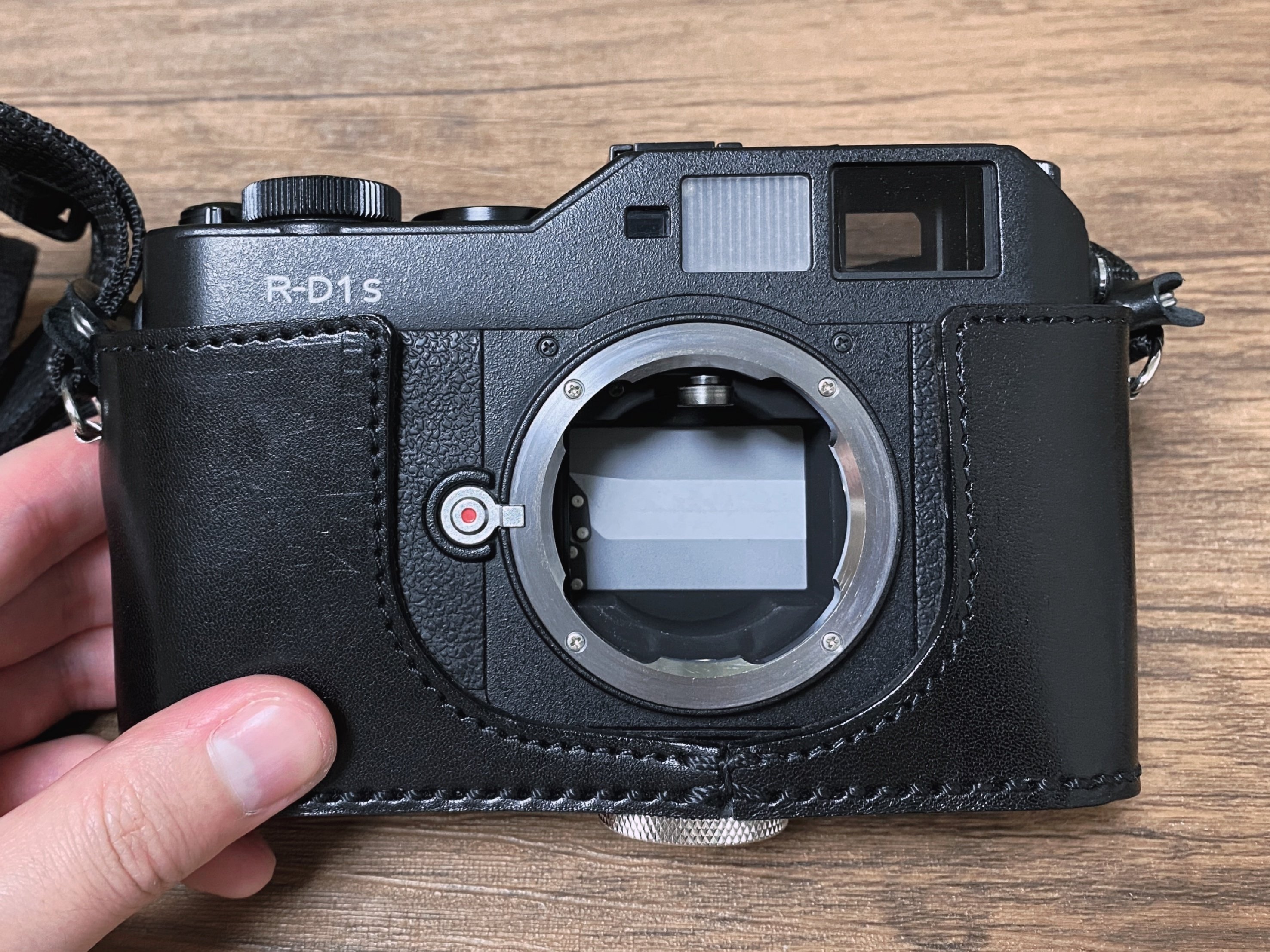 懐古主義に留まらない挑戦的な寫眞機 『EPSON R-D1s』｜masato