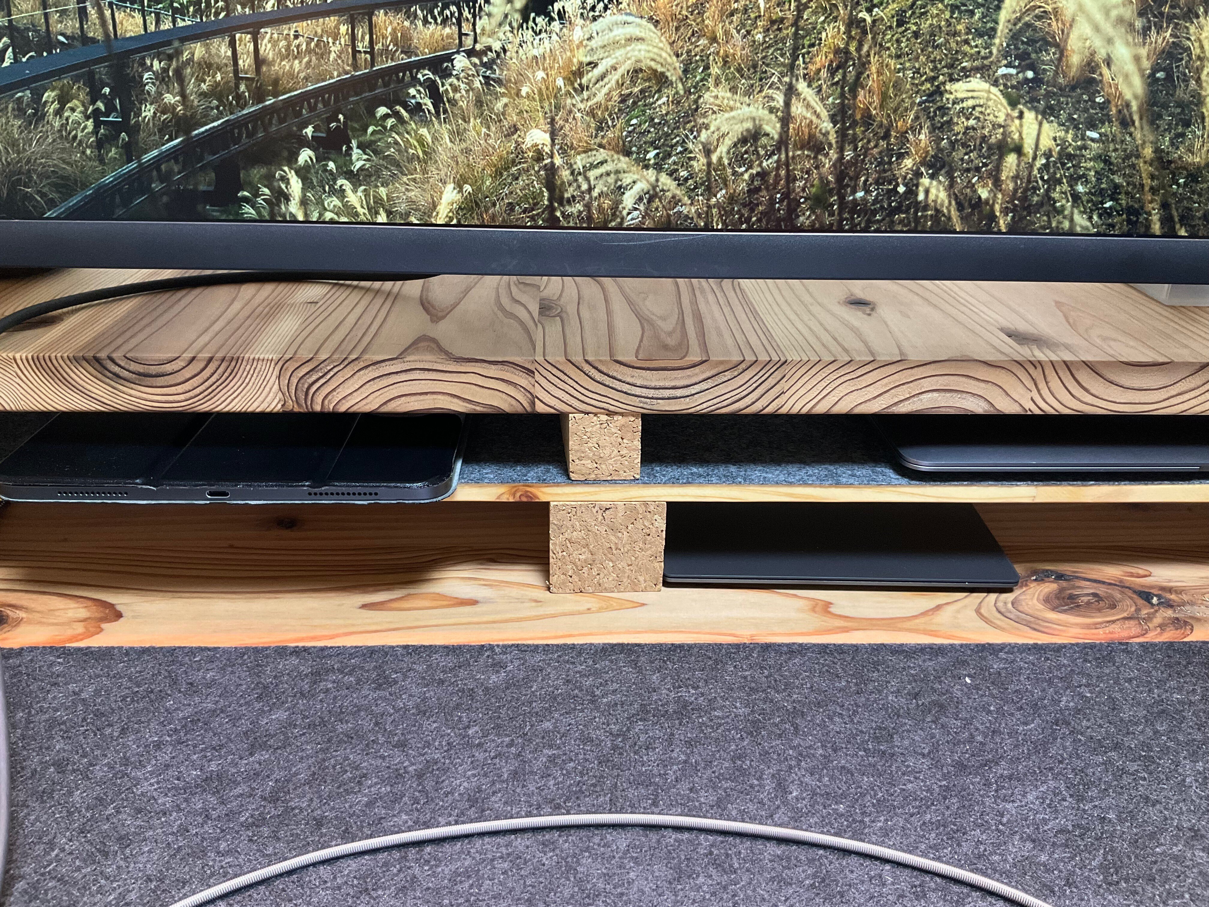 天板自作した [Flexispot x 杉無垢板 x 鬼目ナット]｜やまなみ