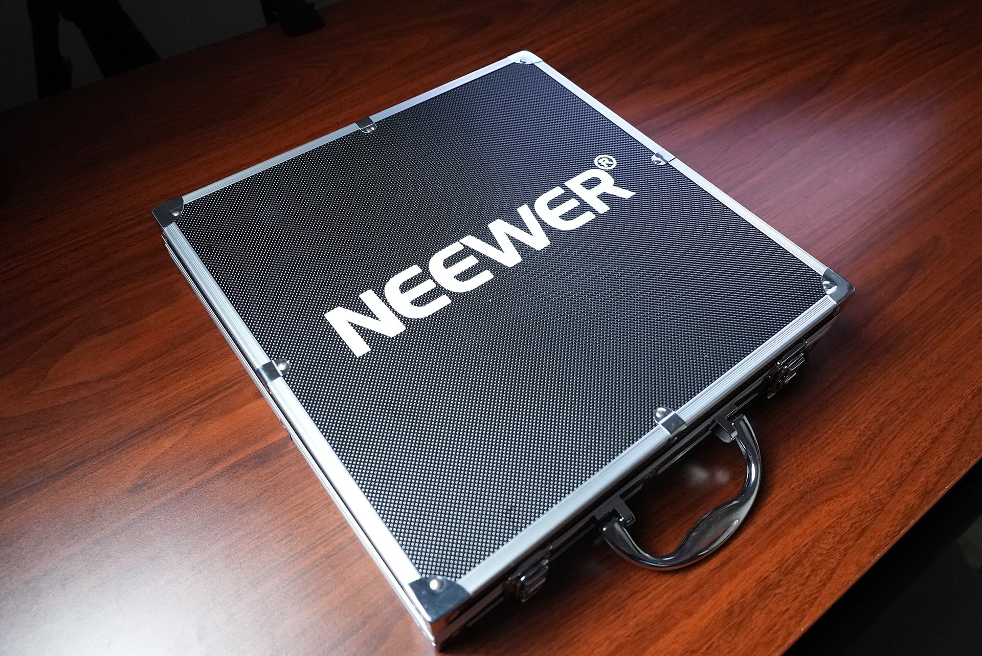 プロンプターを導入！「NEEWER X12」のレビュー｜松井 隆幸@ライブ配信