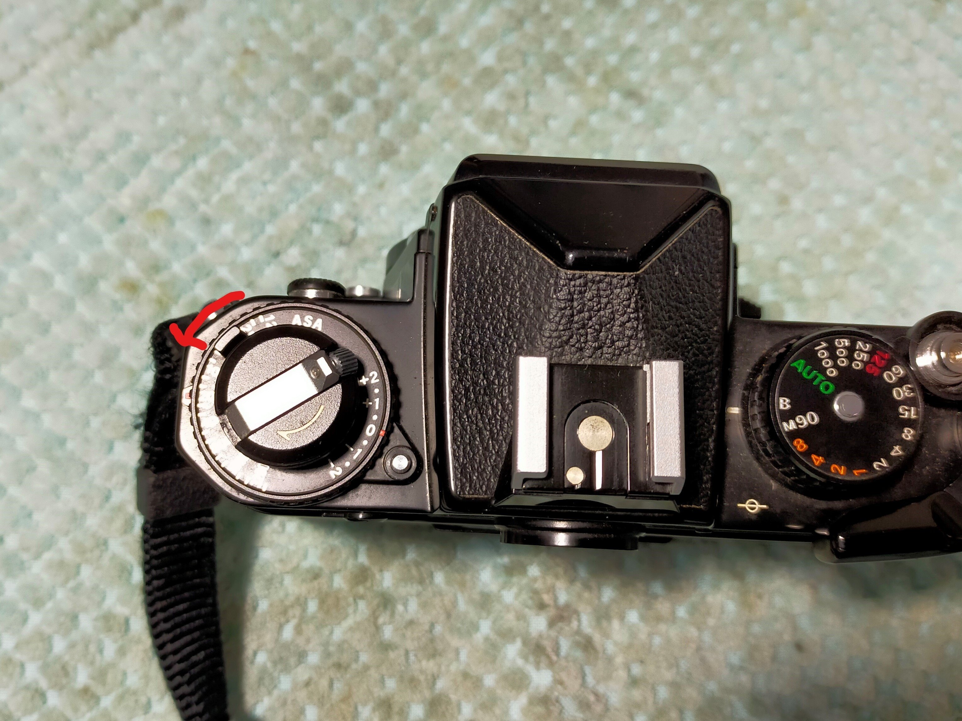 Nikon Feの分解｜フィルムカメラ修理のアクアカメラ