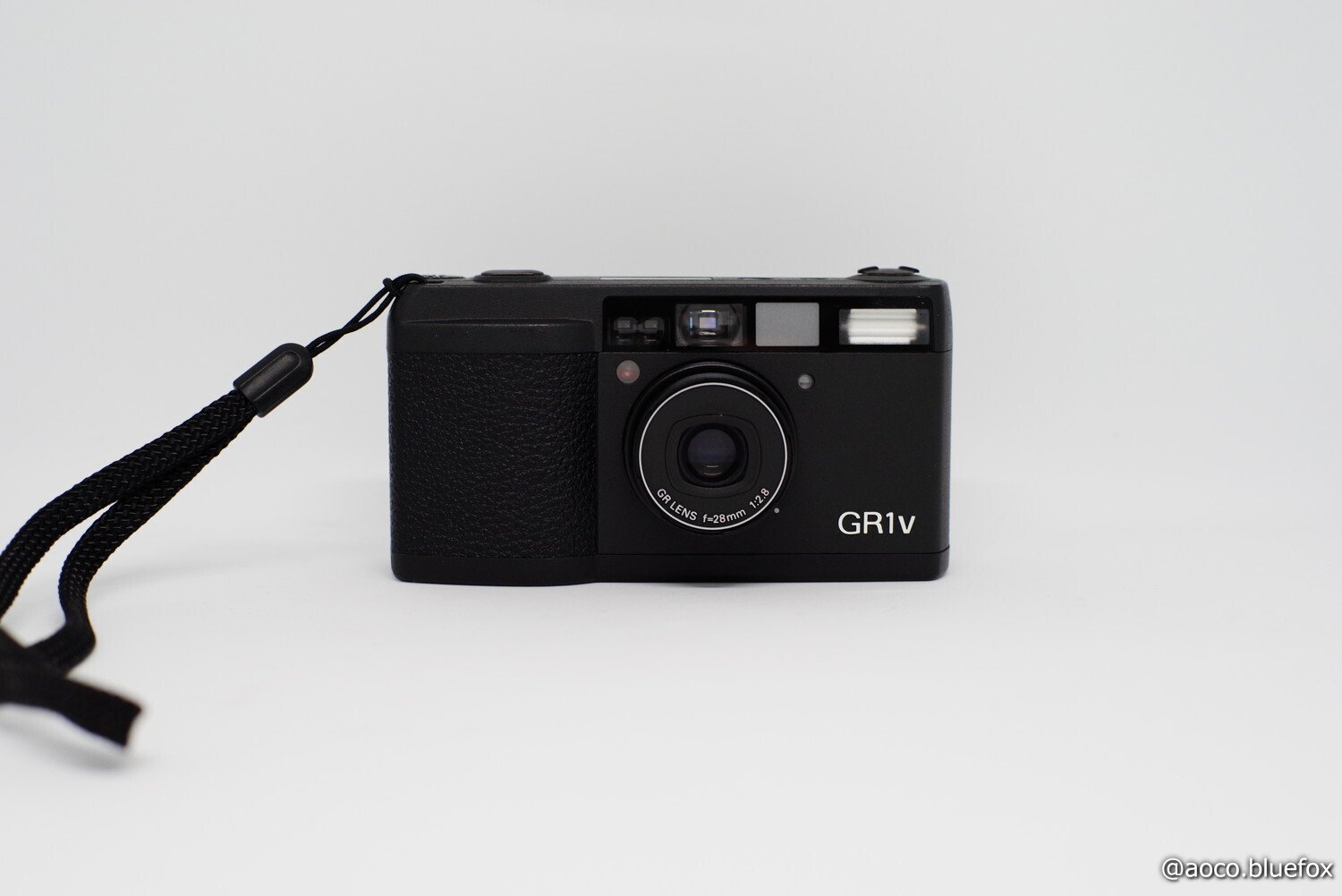 フィルムカメラに思いを馳せて その8:RICOH GR1v｜青狐