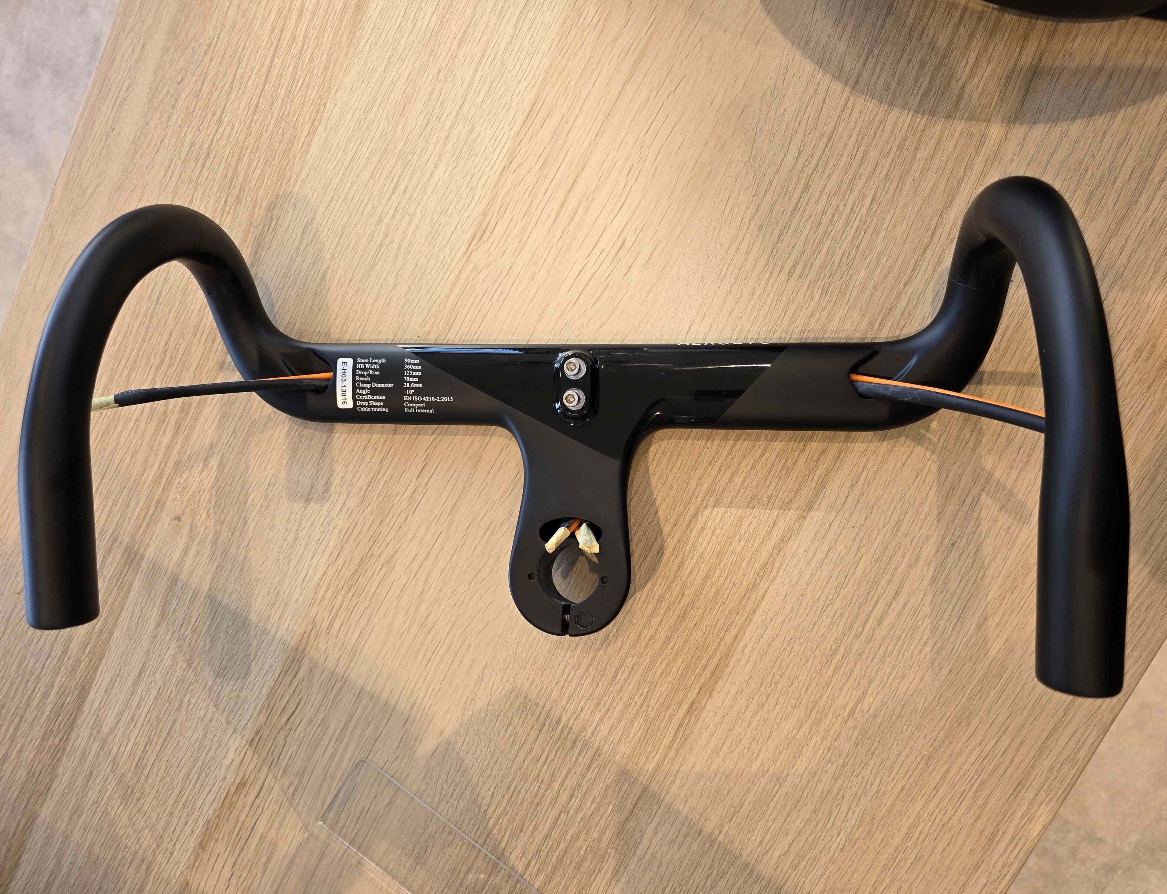 エアロダイナミクスと人間工学を融合した「オロメ エアロエヴォ