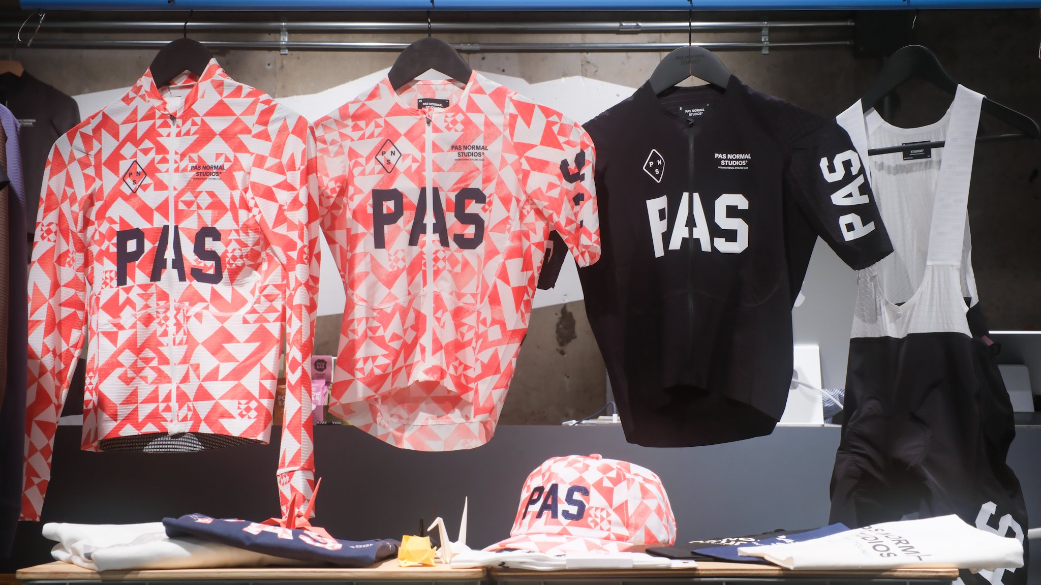 PAS NORMAL STUDIOS SS25 PASコレクション登場｜RAPPORT | MAGNET