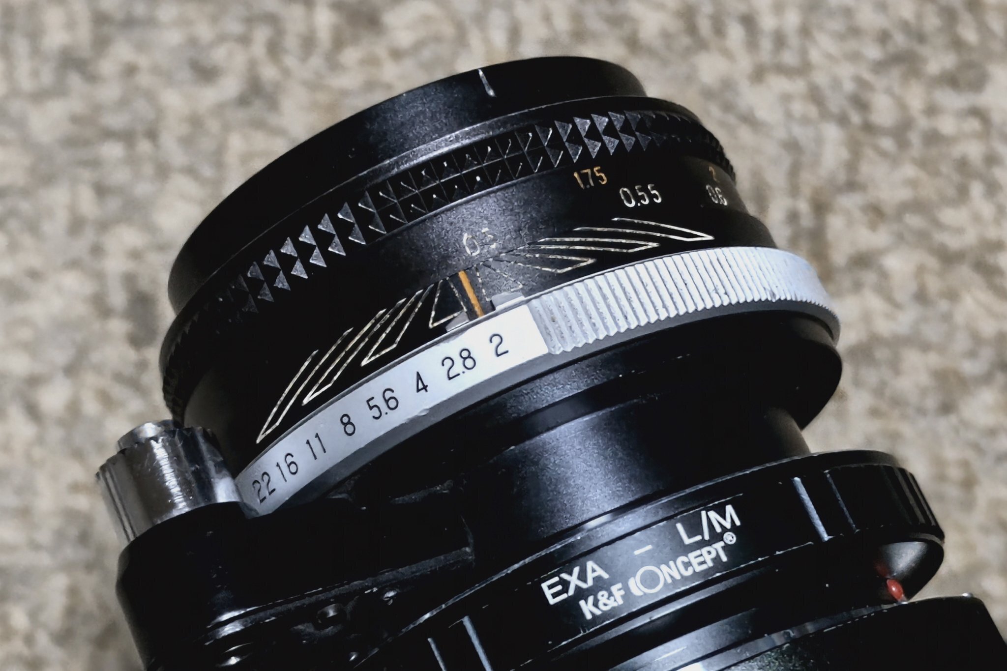 PANCOLARの皮をかぶったEXAKTA 50mm F2｜もとぴー