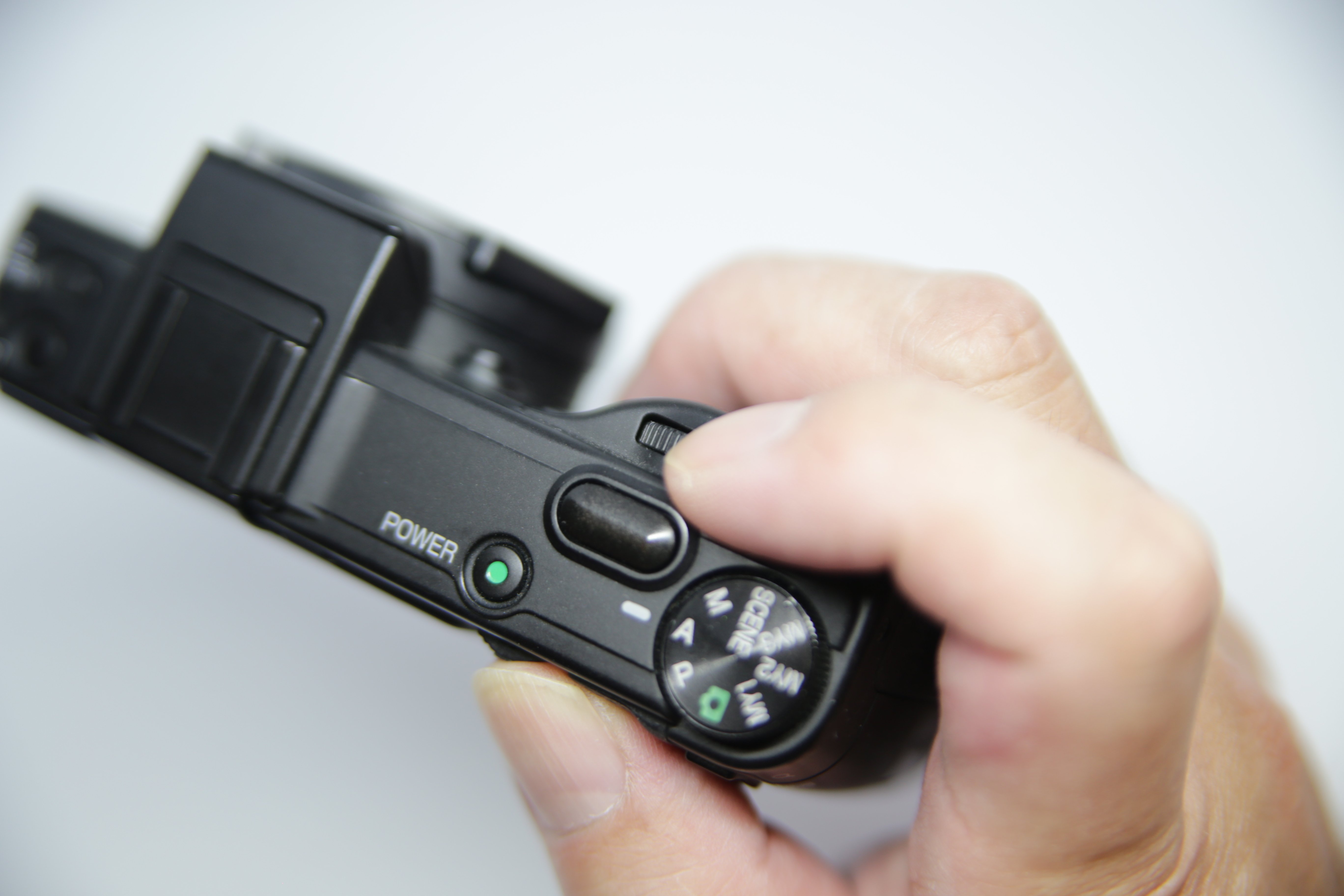 コンデジ以上、一眼未満。Ricoh GX200｜ひとりGo Chill