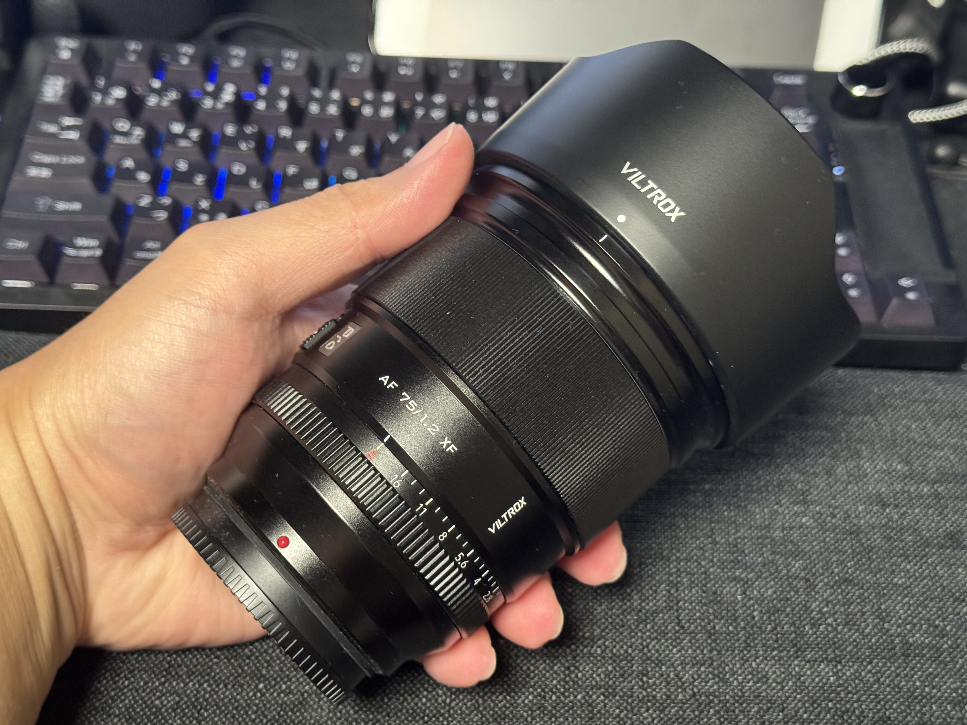 使用感に難があるが写りはとても良い！Viltrox 75mm f1.2 Pro X