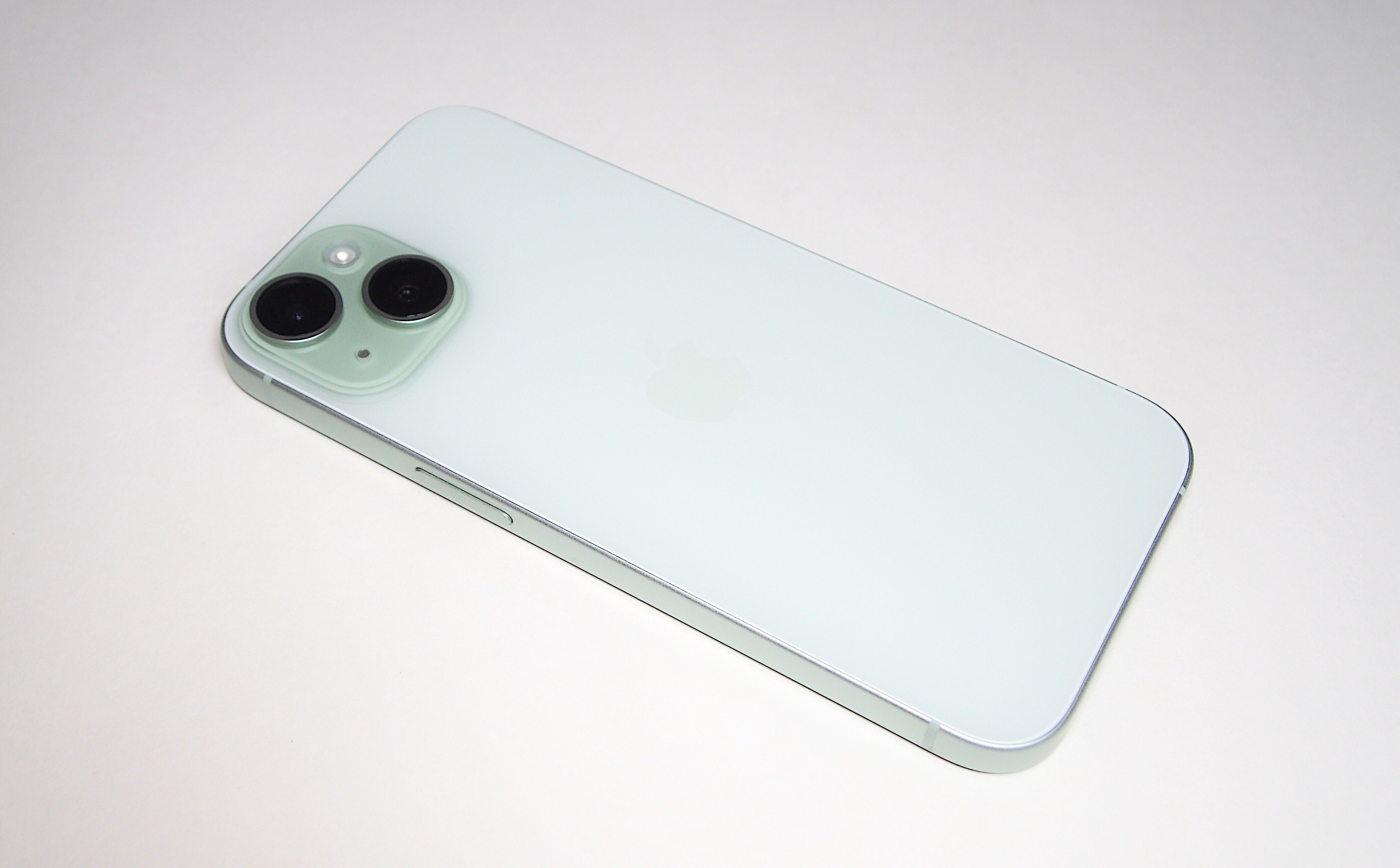 iPhone 15を2年使ったレビュー。2026年も現役！タイプC採用で安く