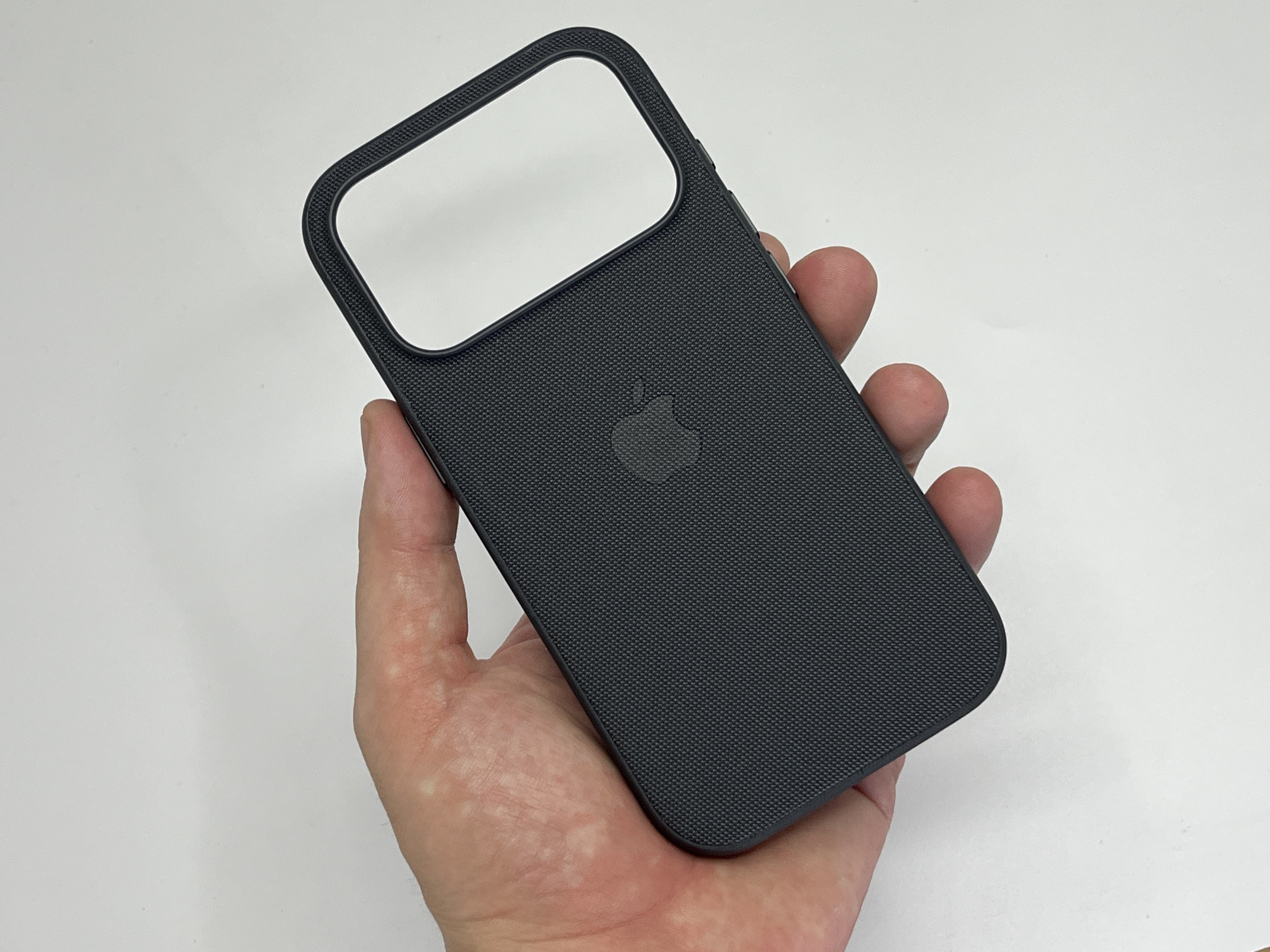 iPhone 17 Pro テックウーブンケース（ブラック）のレビュー｜KuroBox