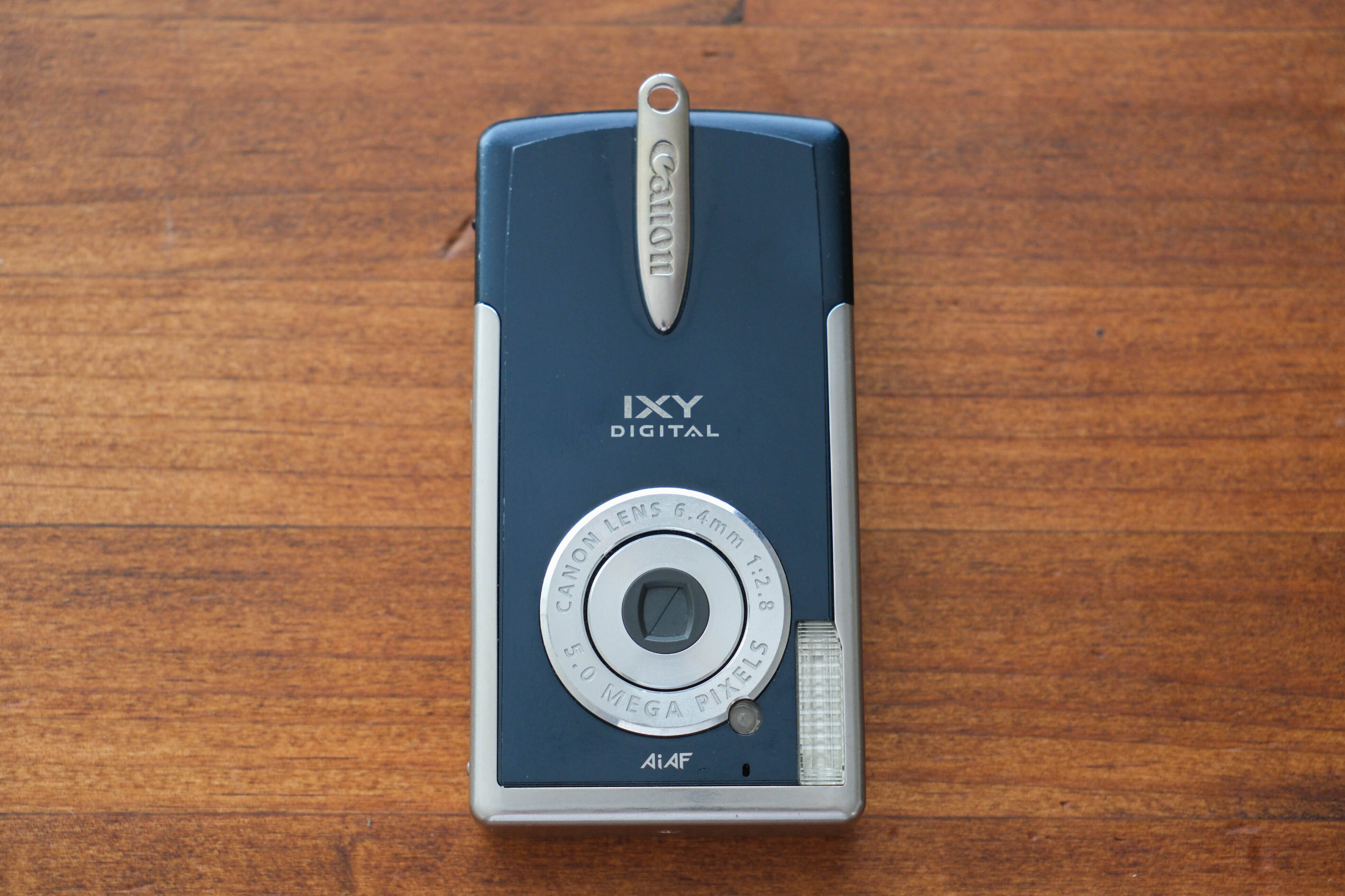 オールドコンデジの世界】Canon IXY DIGITAL L2 超コンパクトな