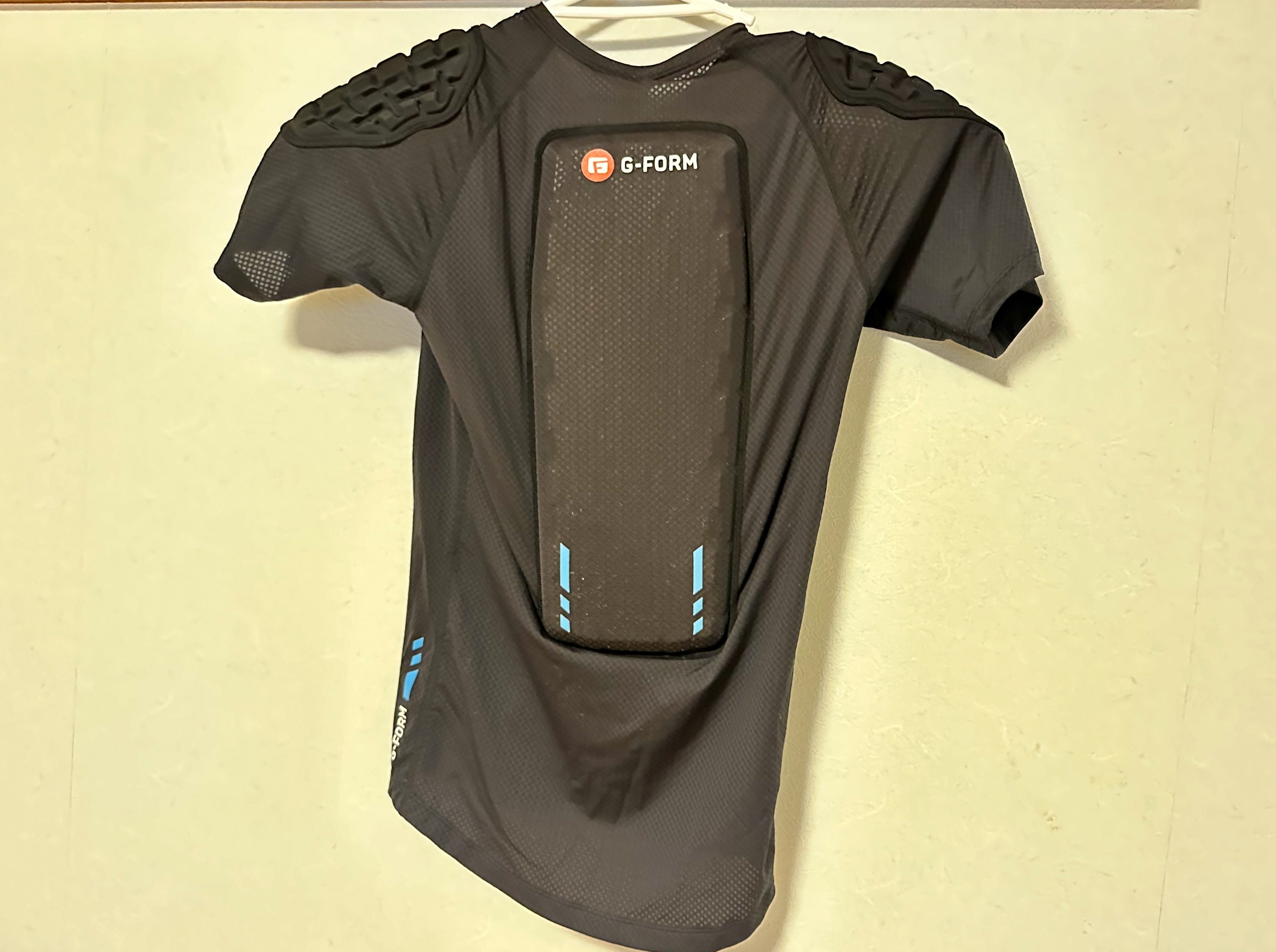 スノボの怪我予防にG-form MX360 IMPACT SHIRT！｜NEO TOKYO TV