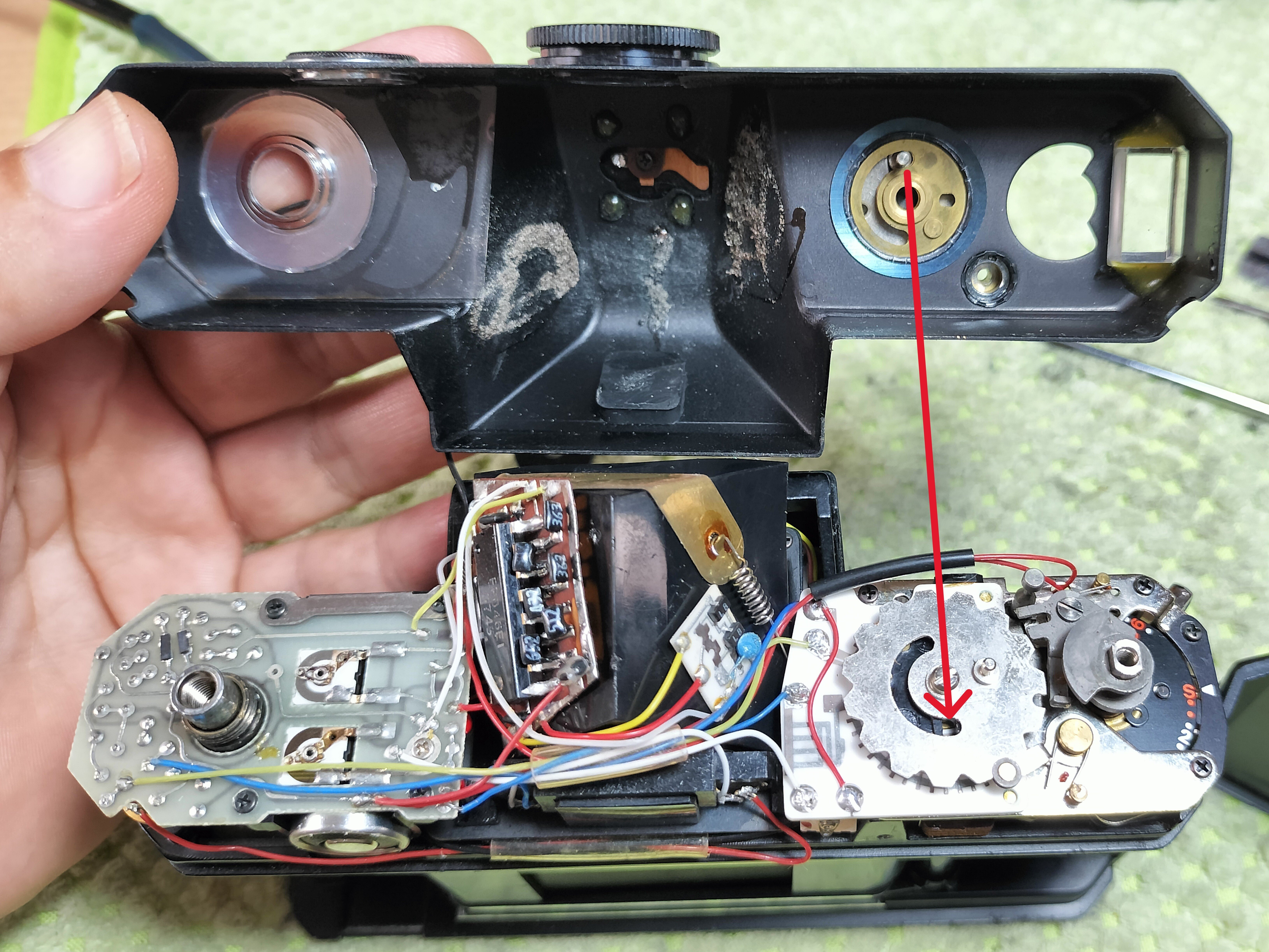 FUJICA ST801の分解｜フィルムカメラ修理のアクアカメラ