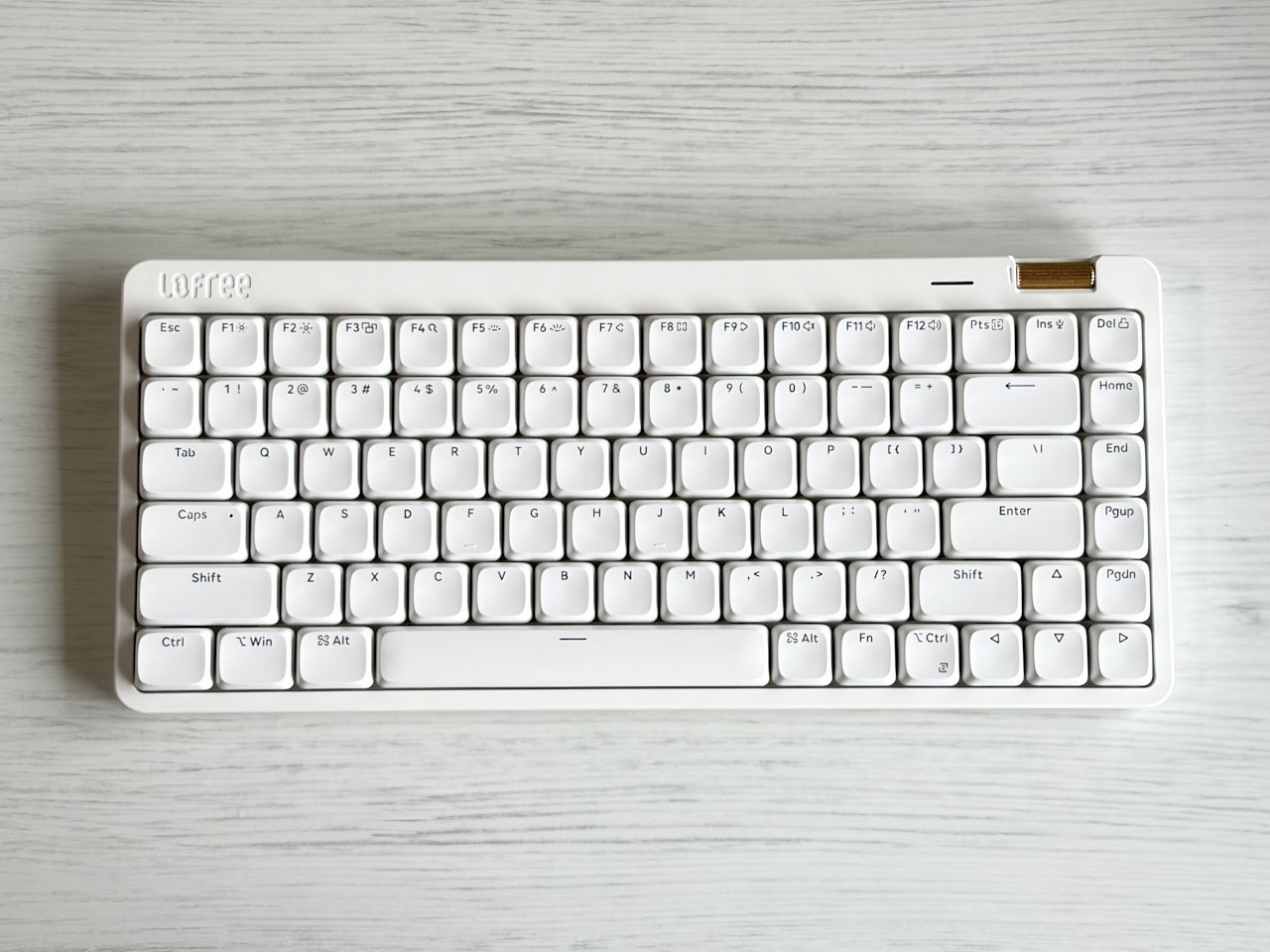 Lofree Flow Lite 84｜ホワイト×Hadesで”雪の上を歩くような雰囲気”を