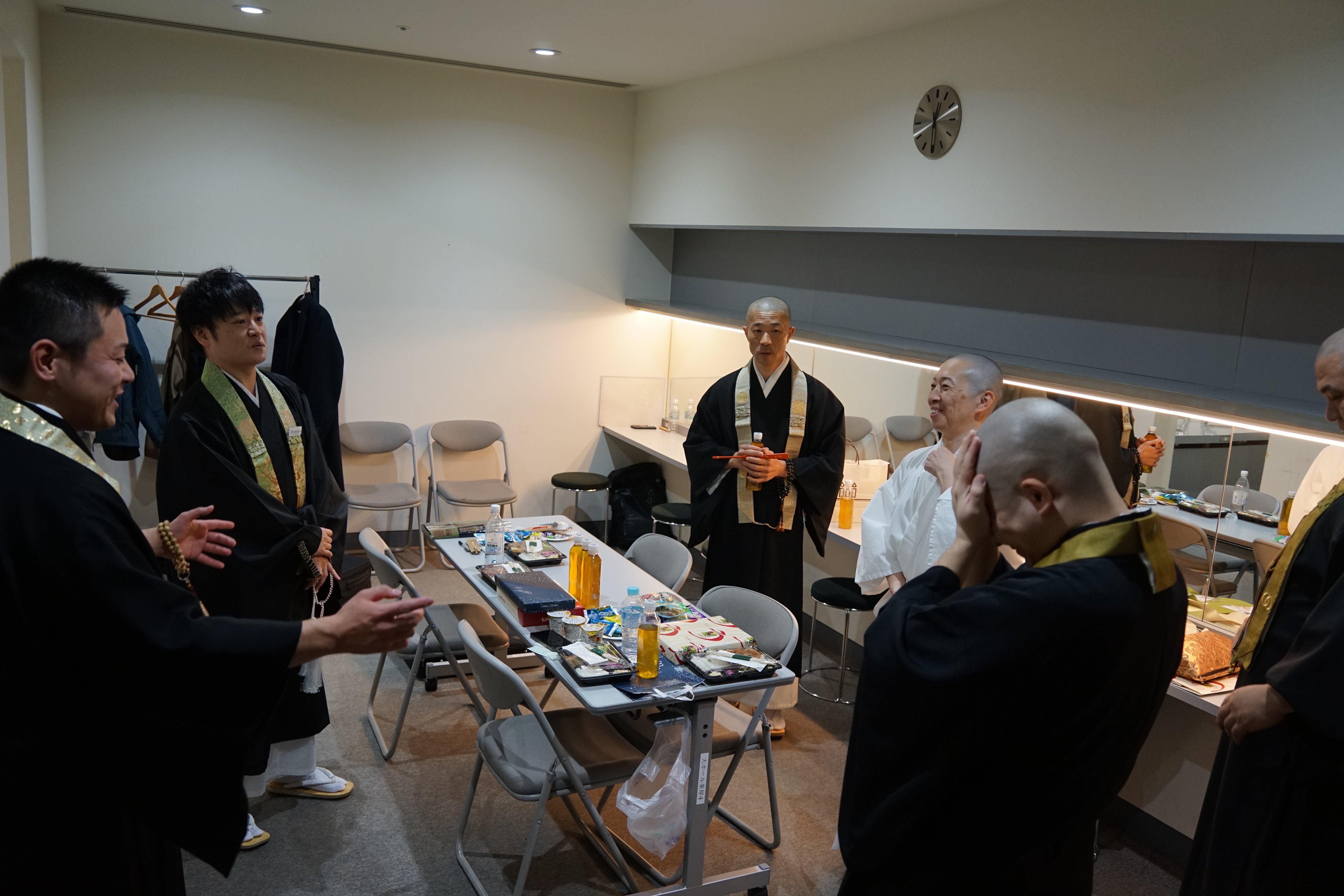 新米実行委員が見た『H1法話グランプリ』の舞台裏。若手僧侶たちの危機