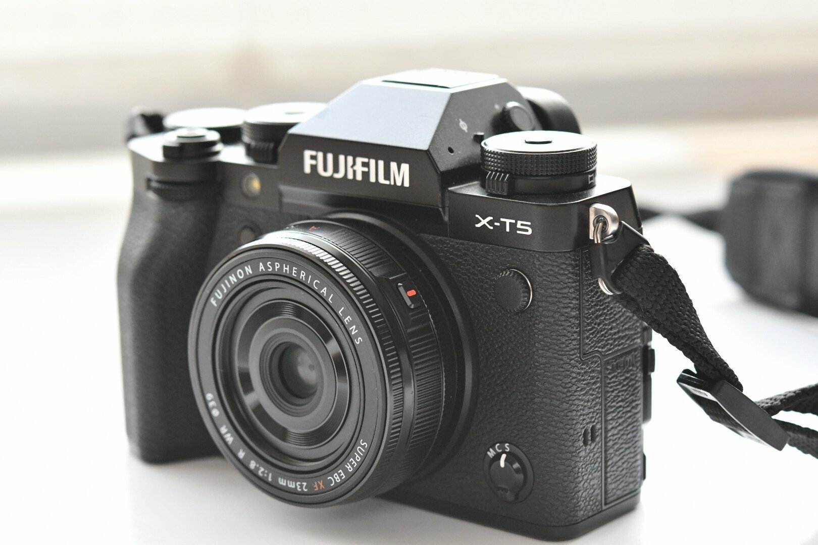 レビュー】富士フイルム XF23mmF2.8 R WR｜待ち焦がれていた「96g」の