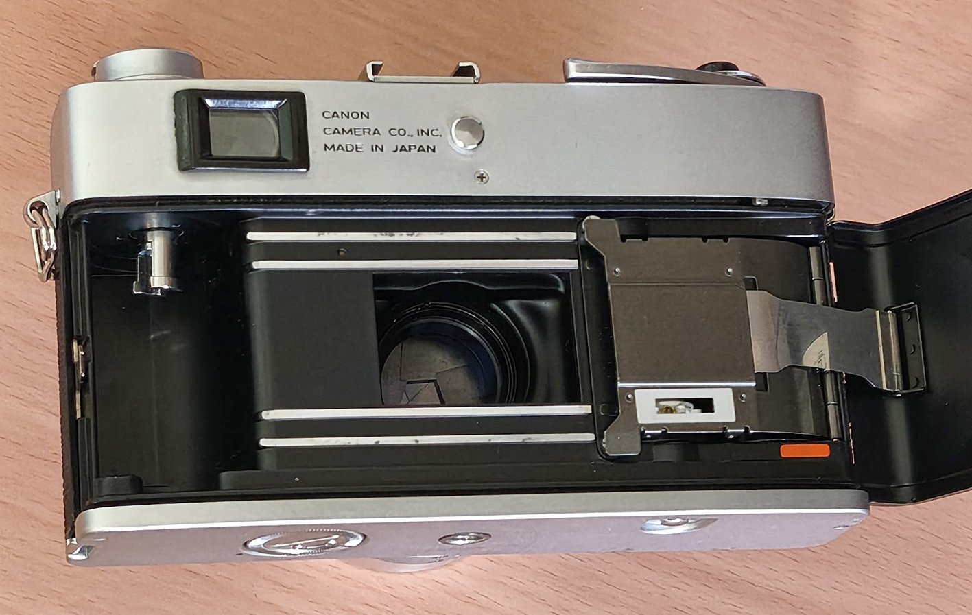 MVに登場したフィルムカメラを、何十年ぶりに箱から出してみた｜吉村和敏