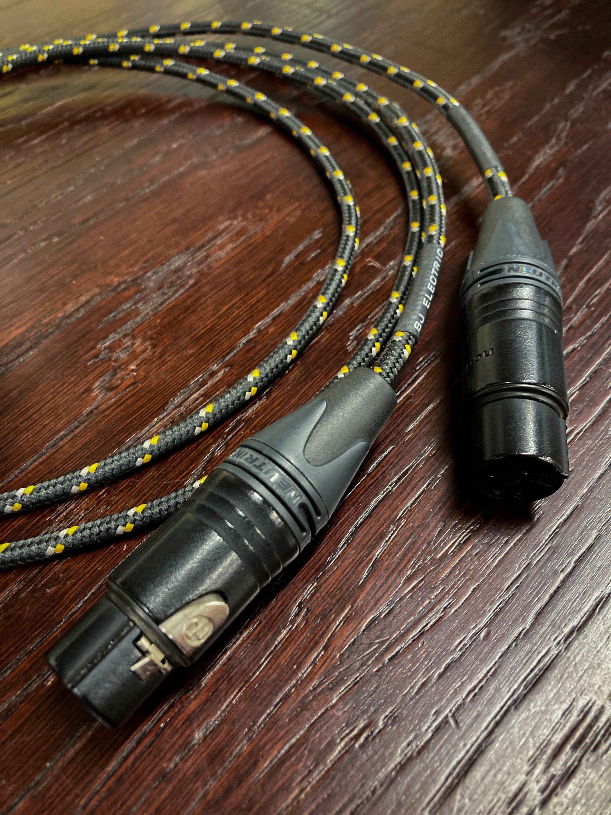 電線の新旧比較。（BJ ELECTRIC社のケーブル）｜Satoshi Horibe