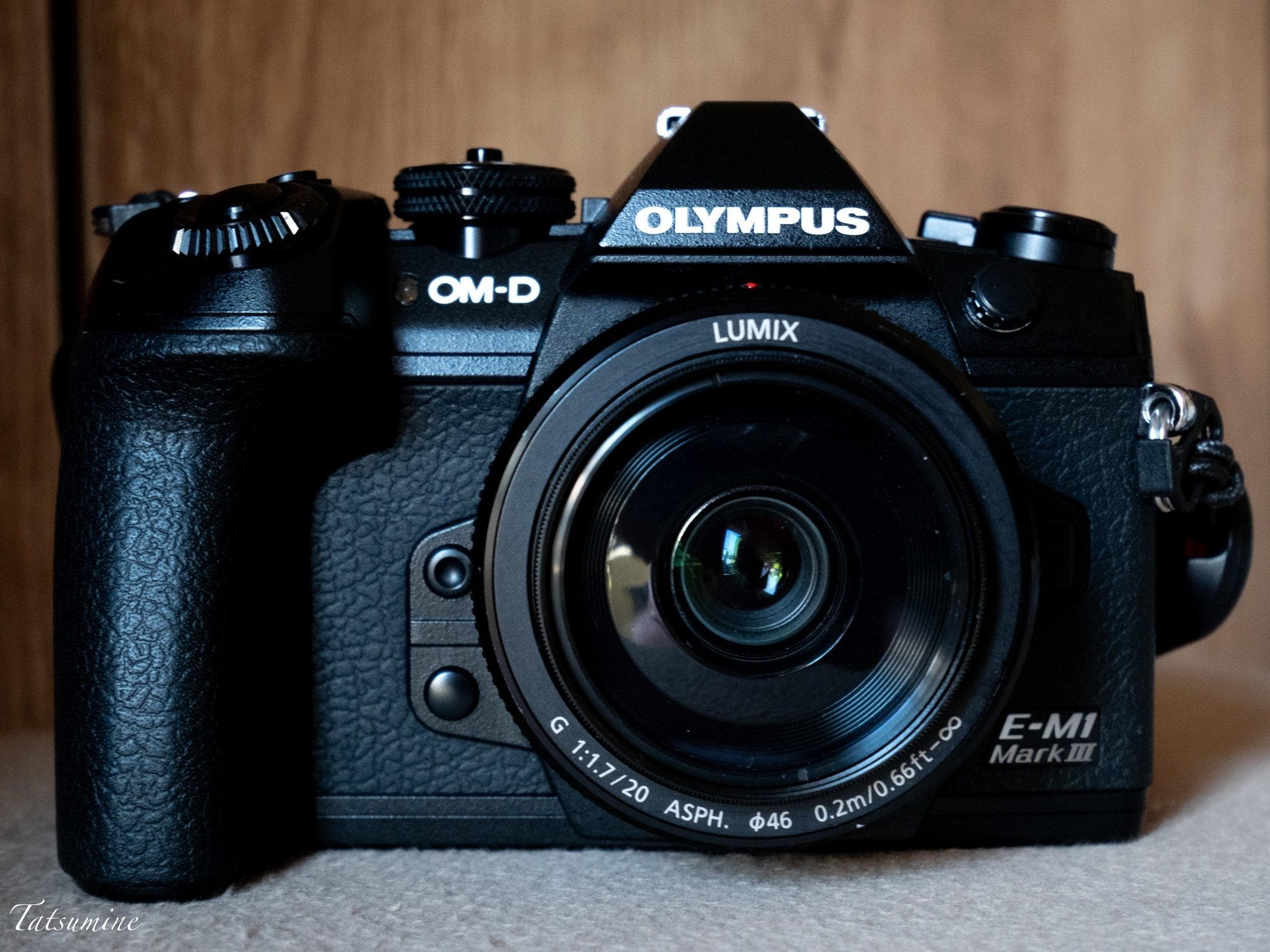 新品同様 OLYMPUS E-M1 MarkⅢ シャッター回数1264！ カメラボディで