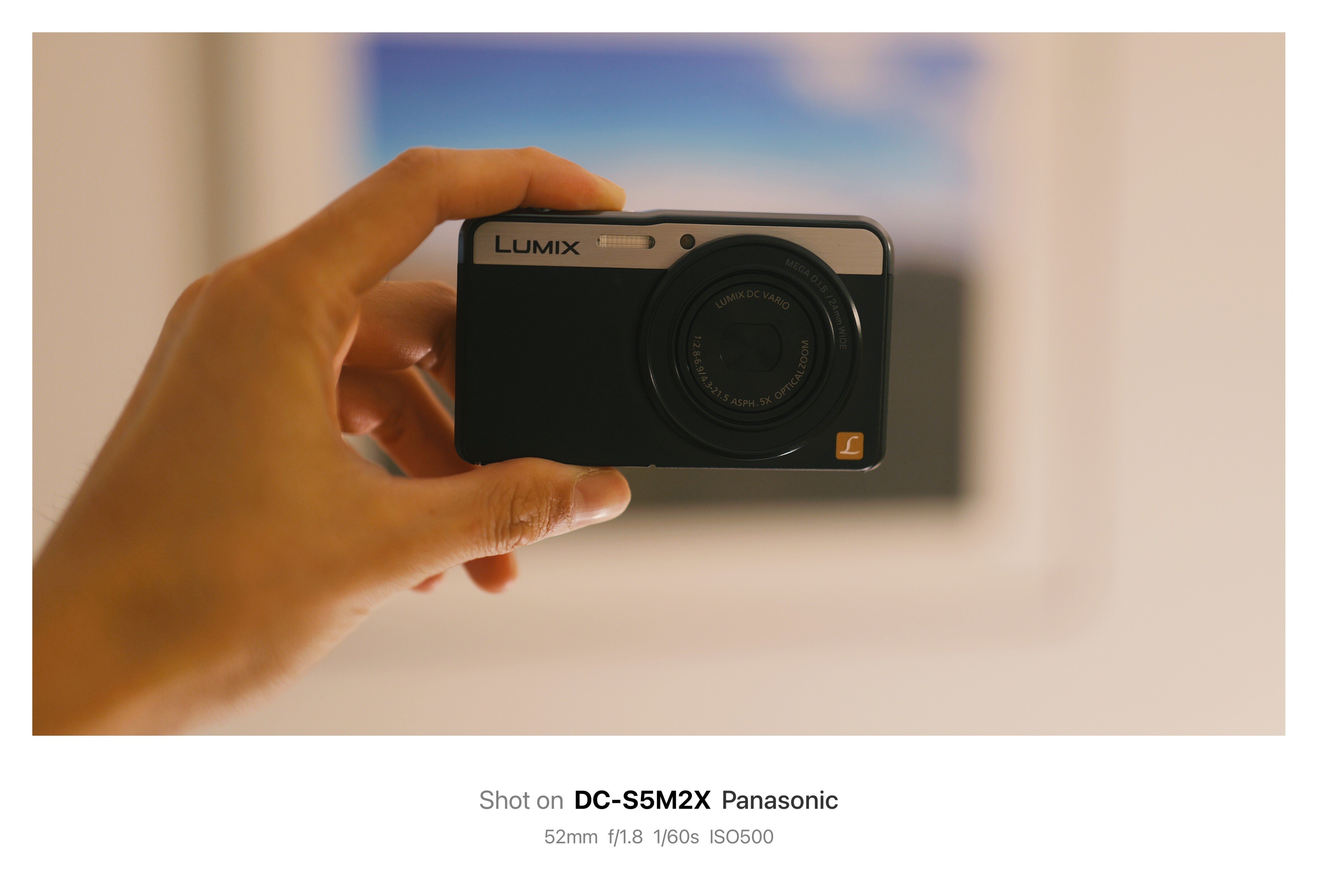 オールドコンデジの世界】超薄型カメラ LUMIX DMC-XS3｜鈴木ユートピア