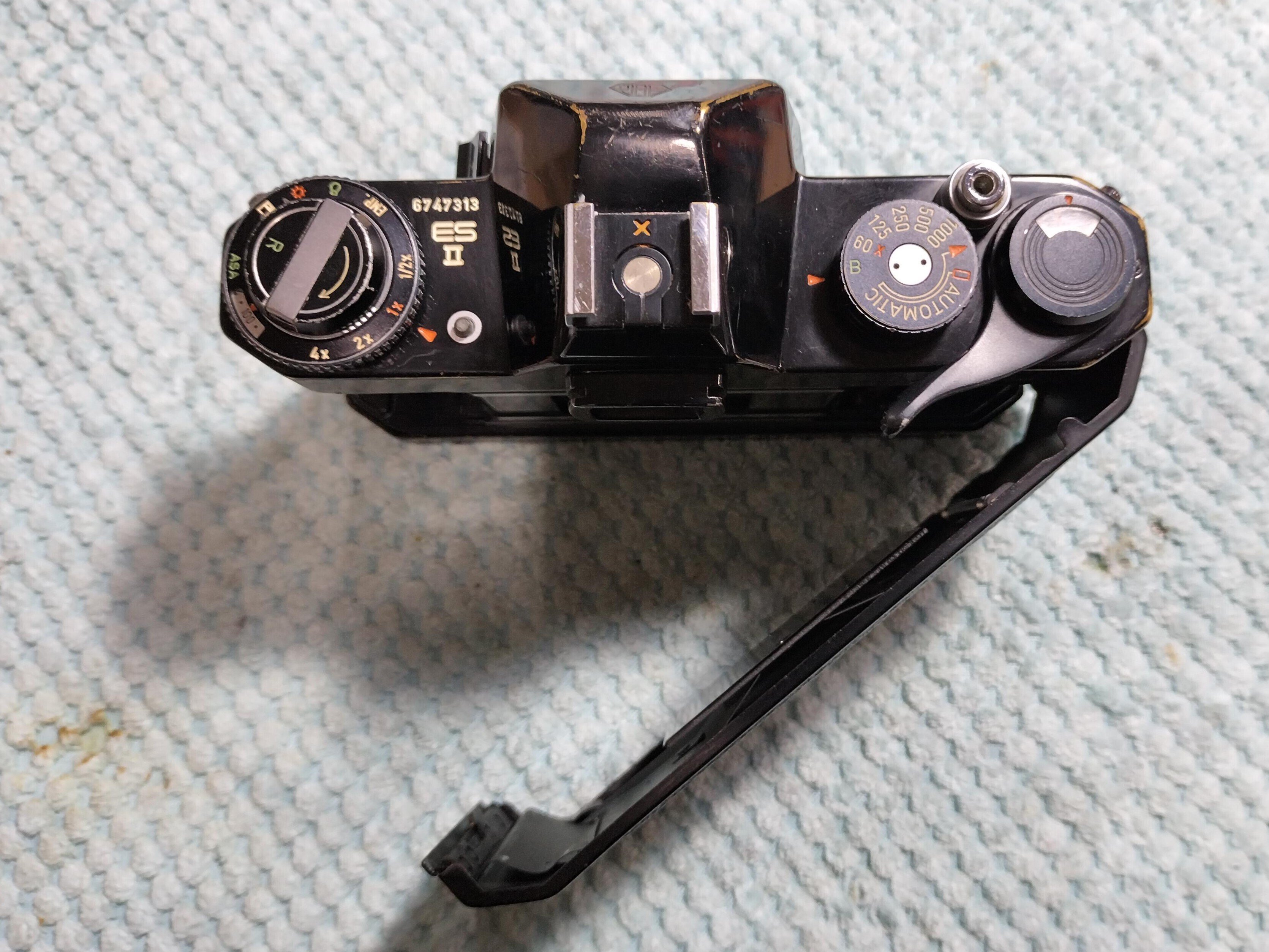 Pentax ESiiの分解｜フィルムカメラ修理のアクアカメラ