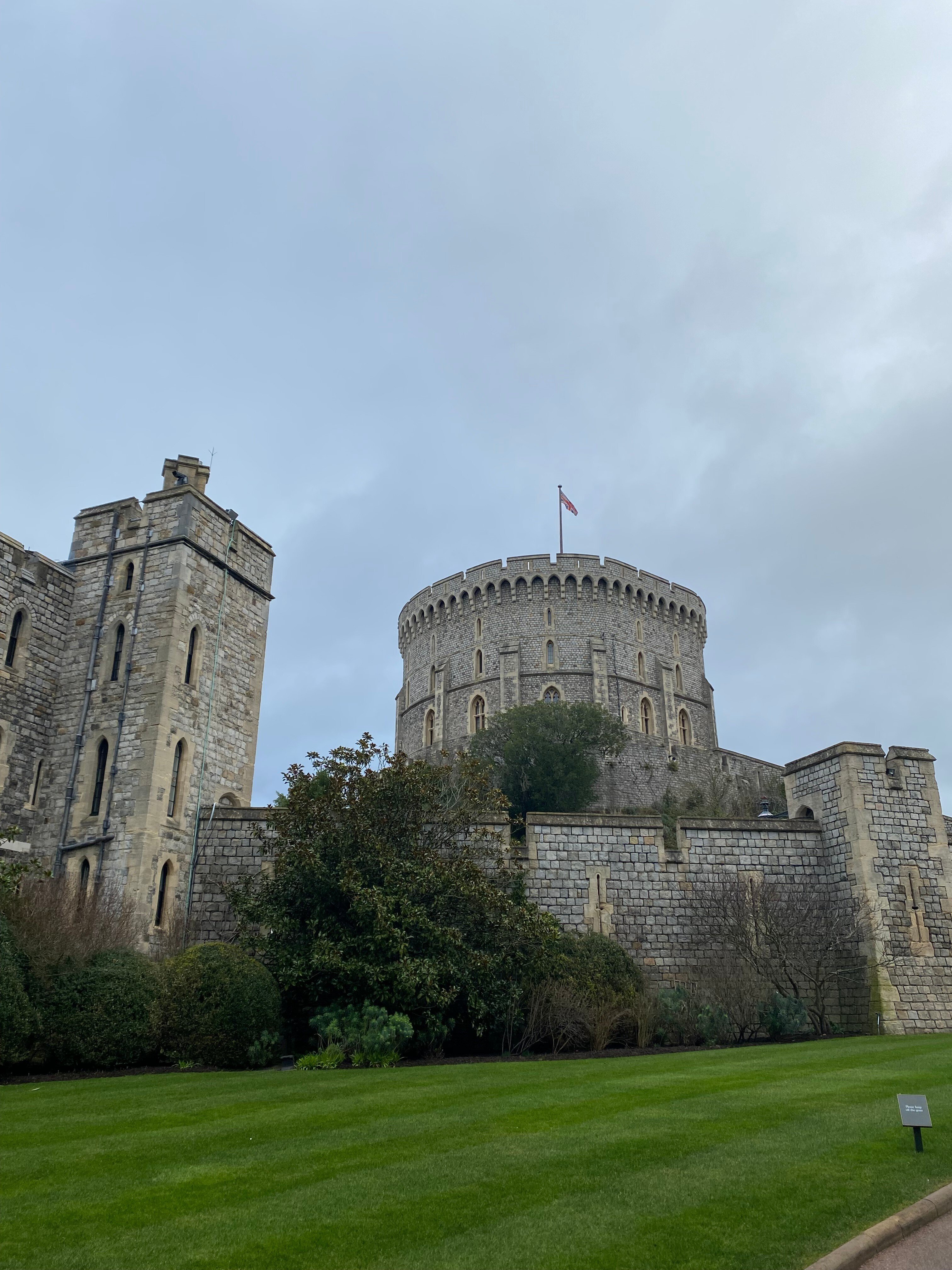 イギリス 世界最大の居城・ウィンザー城を観光｜かすみ