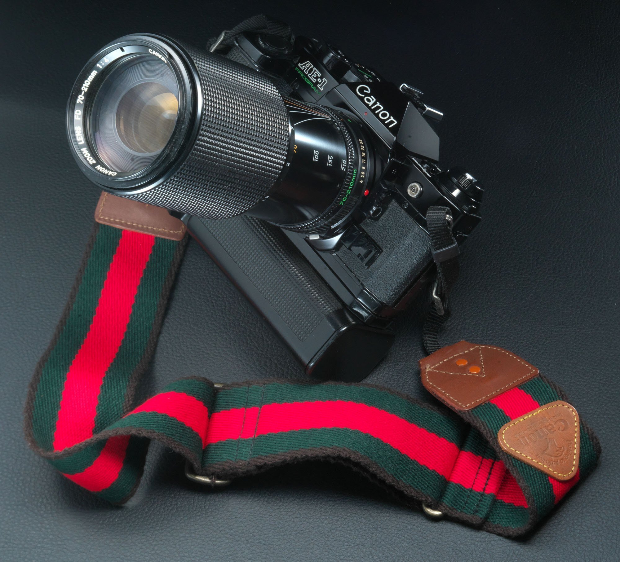 フィルム時代のカメラストラップ（CPEグッズ）｜フユキ／西川冬旗