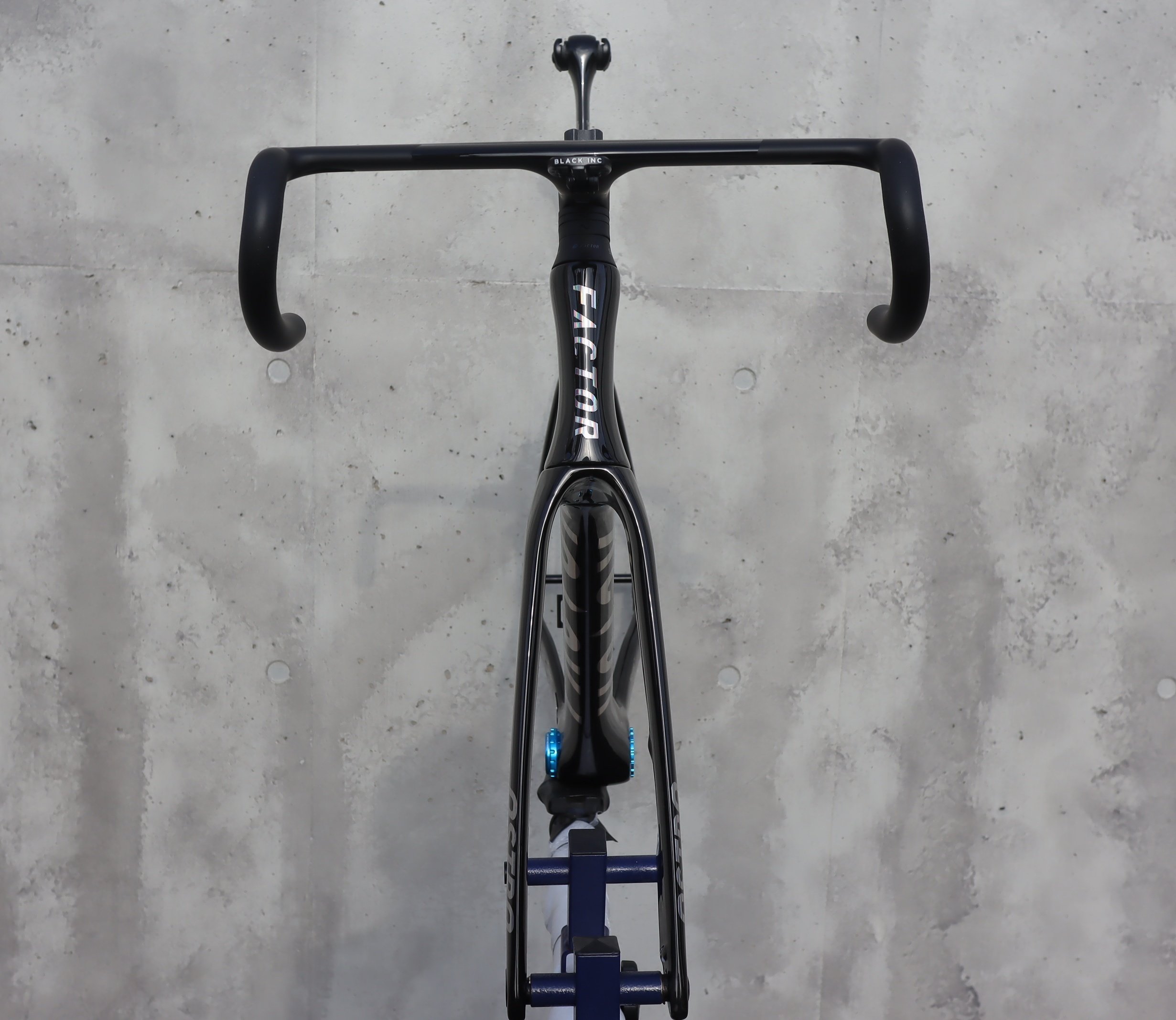 FACTOR OSTRO VAM 2.0フレームセット 25%OFF！！店頭在庫限定