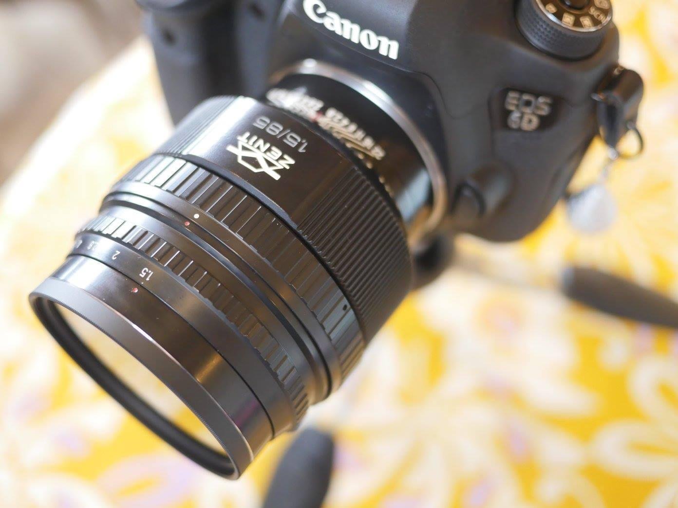 レアな「ぐるぐるボケ「Helios 40-2 85mm f1.5」｜伊藤めぐ