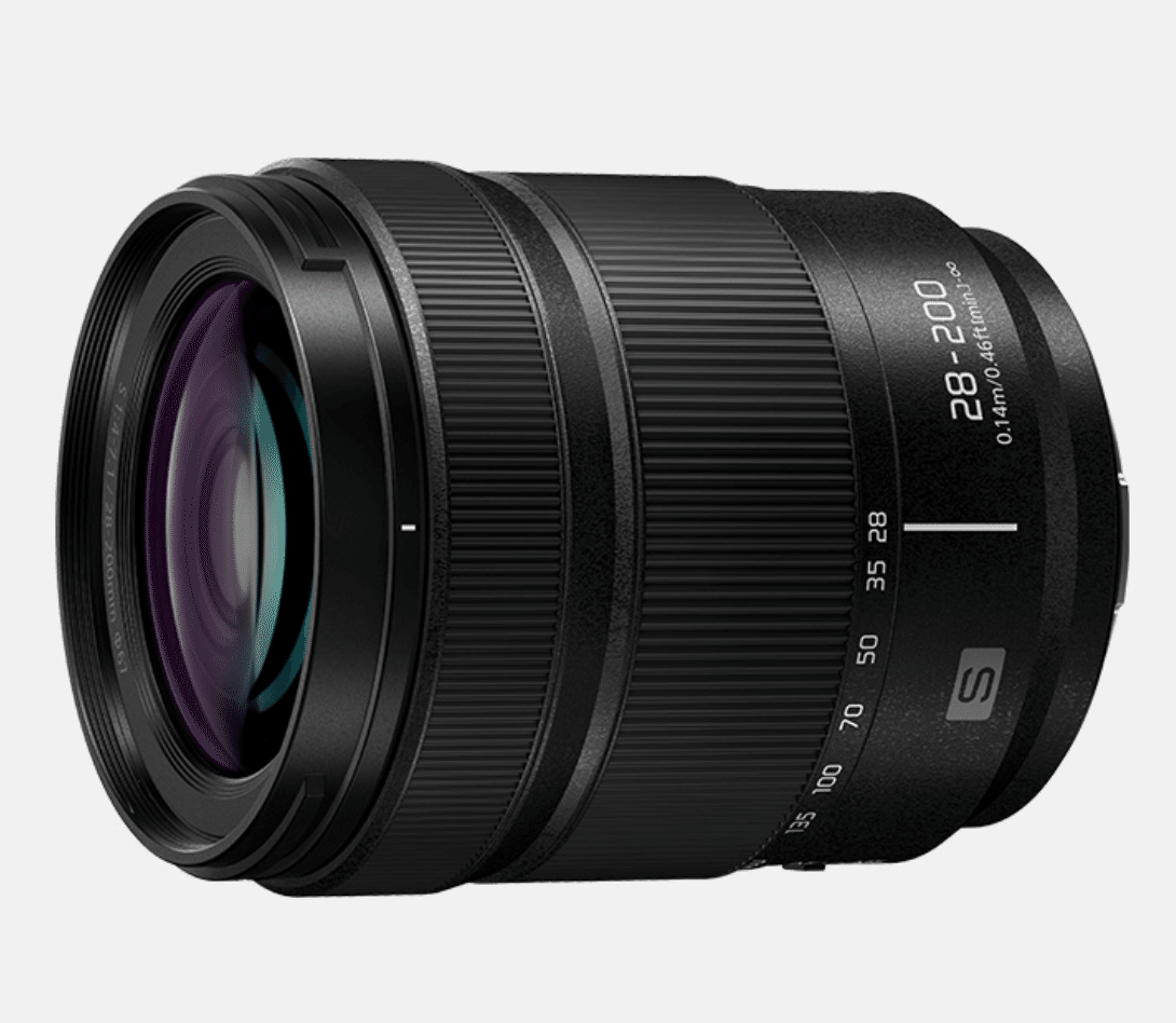 機動力と自由度に優れた世界最小・最軽量（※1）高倍率ズームレンズ