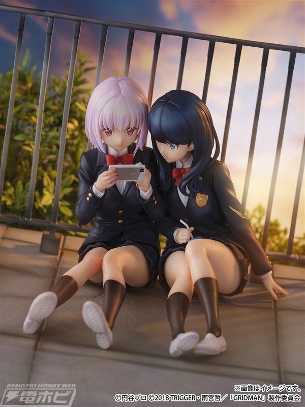 仲良く寄り添う姿が愛おしい！『SSSS.GRIDMAN』新条アカネ＆宝多六花が