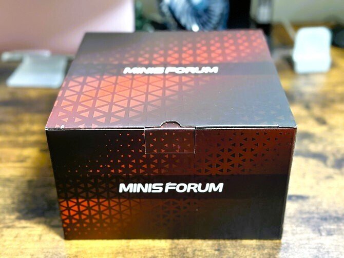 小型ながらも超高性能なミニPC「MINISFORUM UM690S」を購入してみた