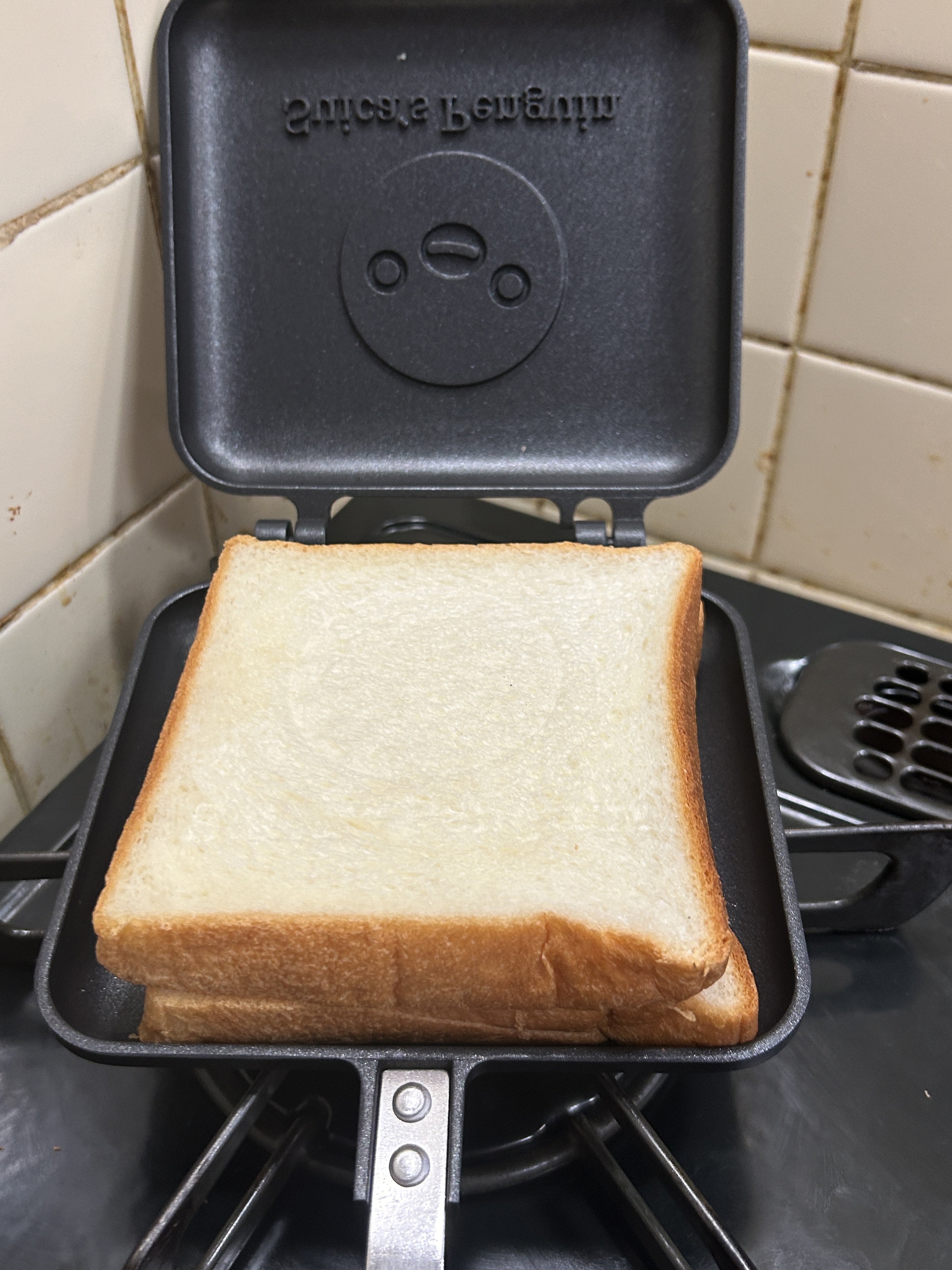 Suicaペンギン💛ホットサンドメーカー｜しもまゆ🍀魅力を言語化する