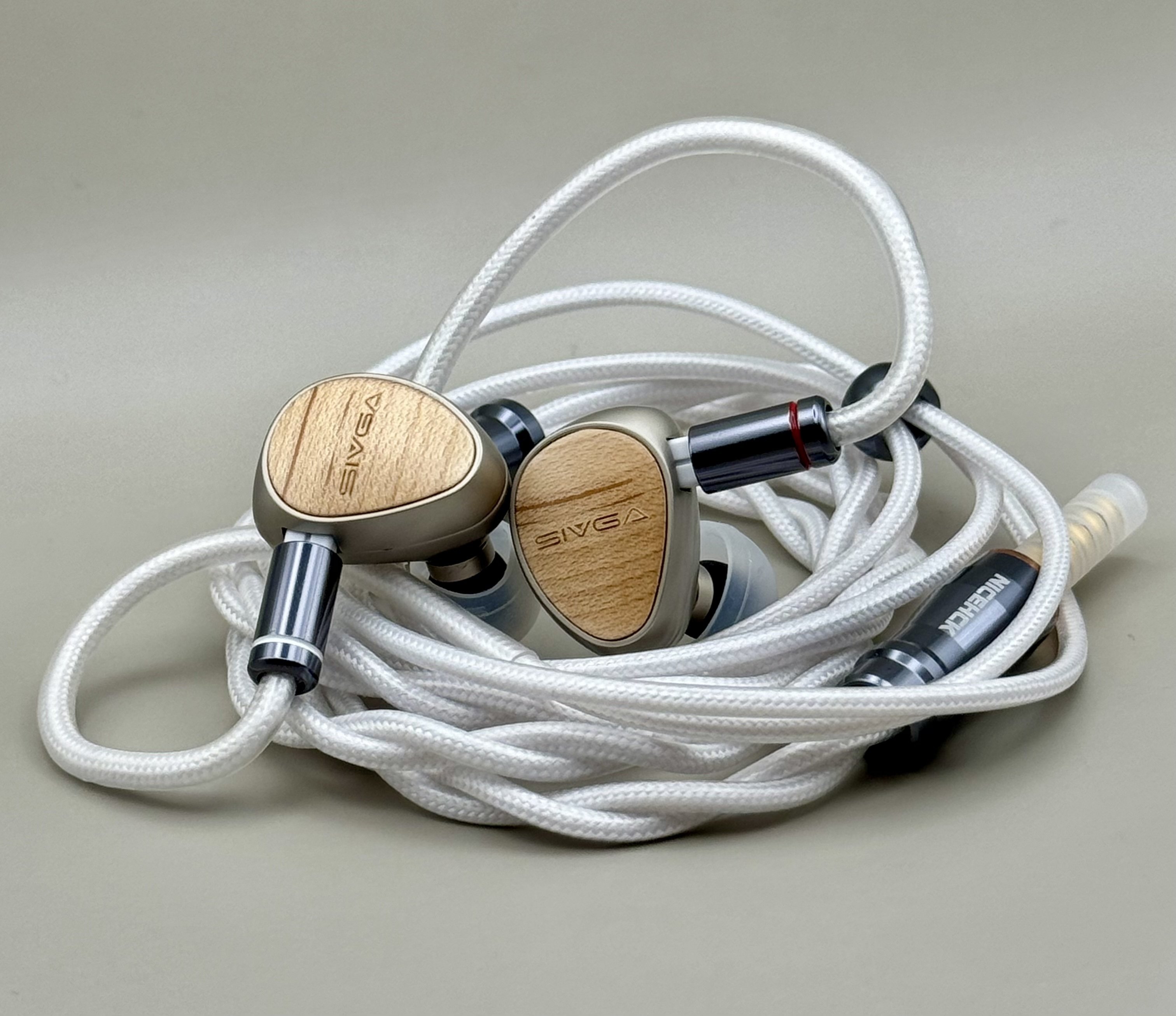 SIVGA Queのレビュー｜ラルフ・ヒンクリー