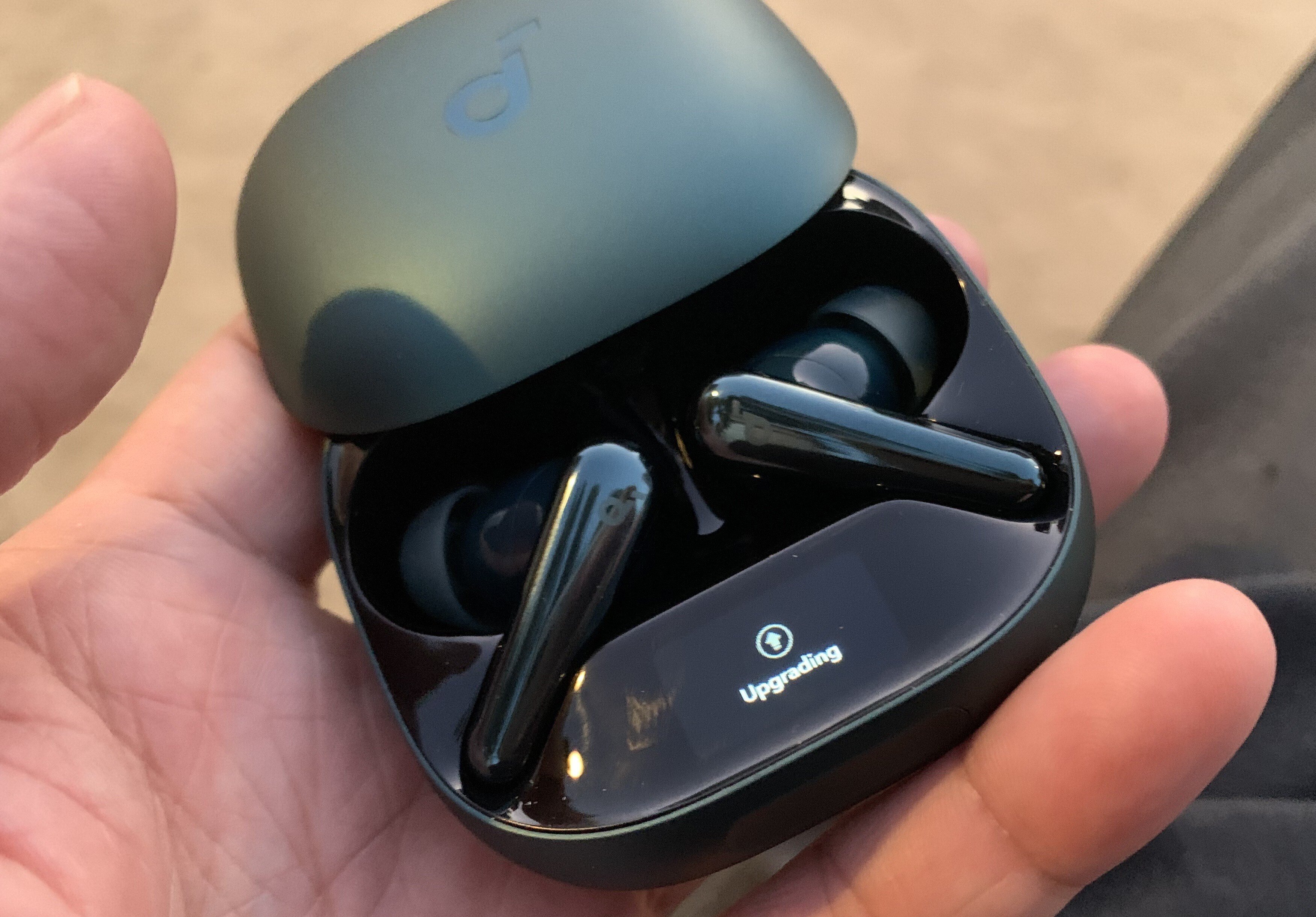 使用レビュー】Soundcore Liberty 4 Pro ディープグリーンを1週間使用