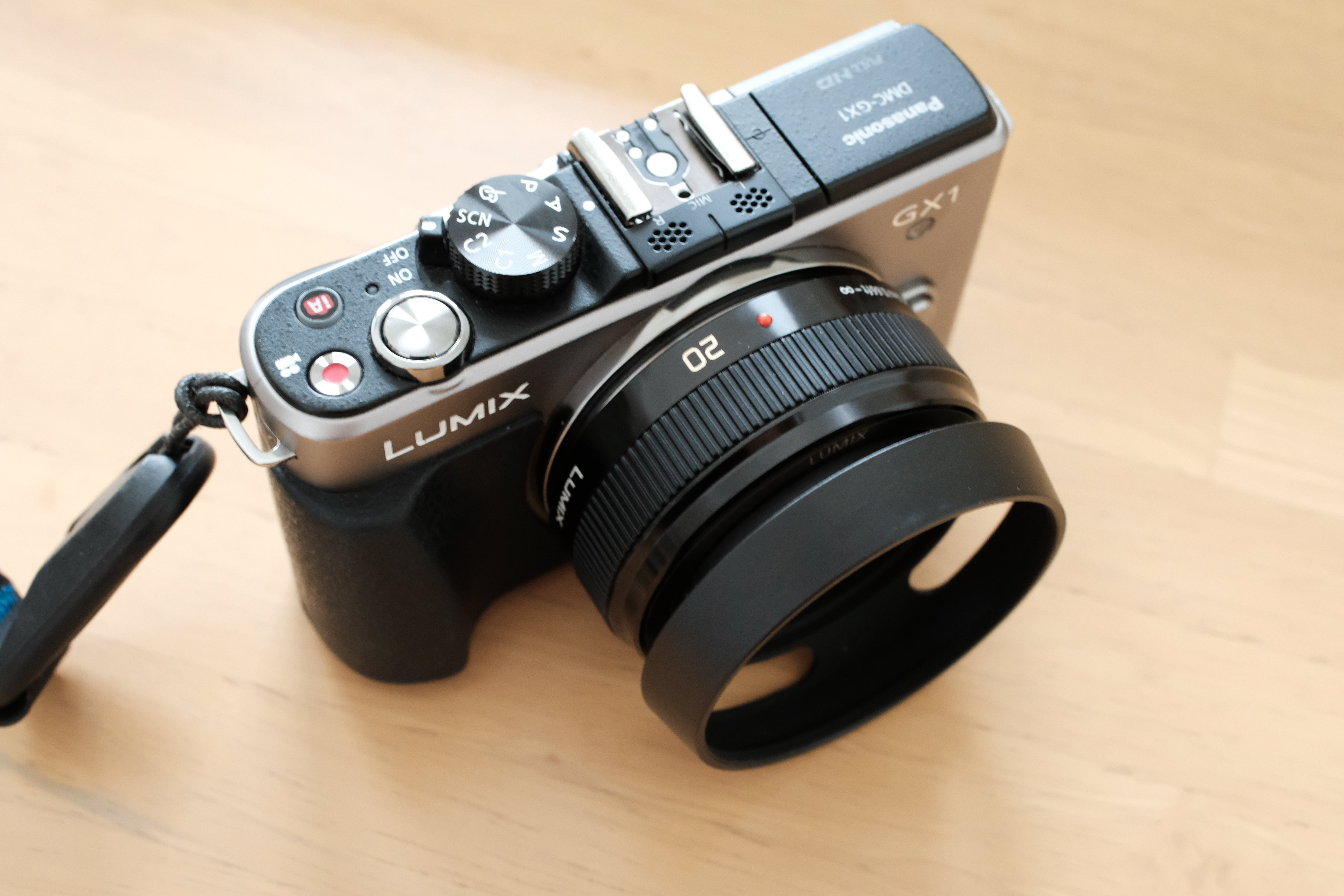 LUMIX G 20/1.7とコンタックスフードの親和性｜shirofilm